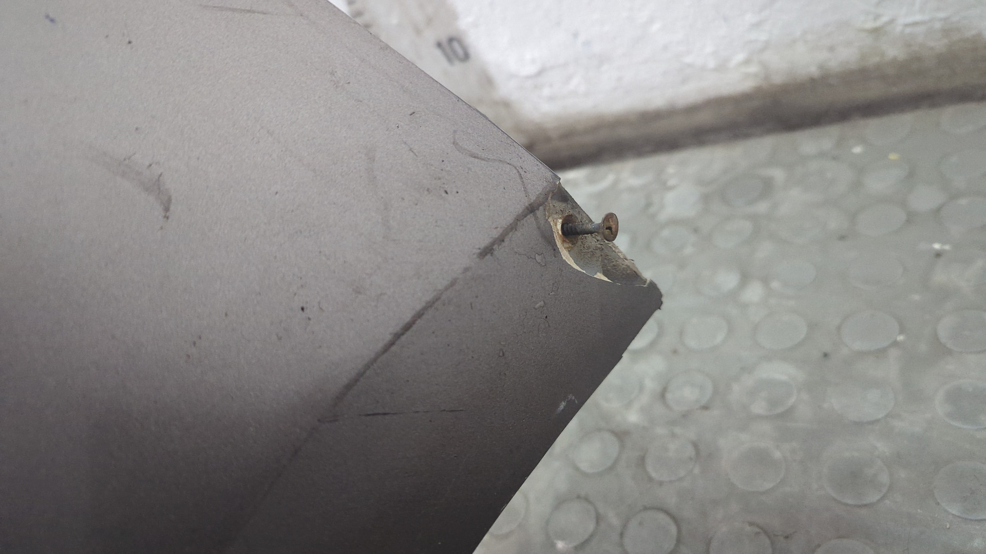 Бампер задний