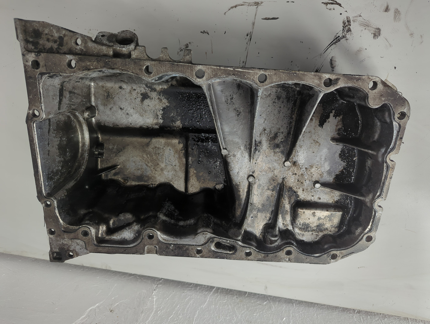 Поддон масляный двигателя (картер)