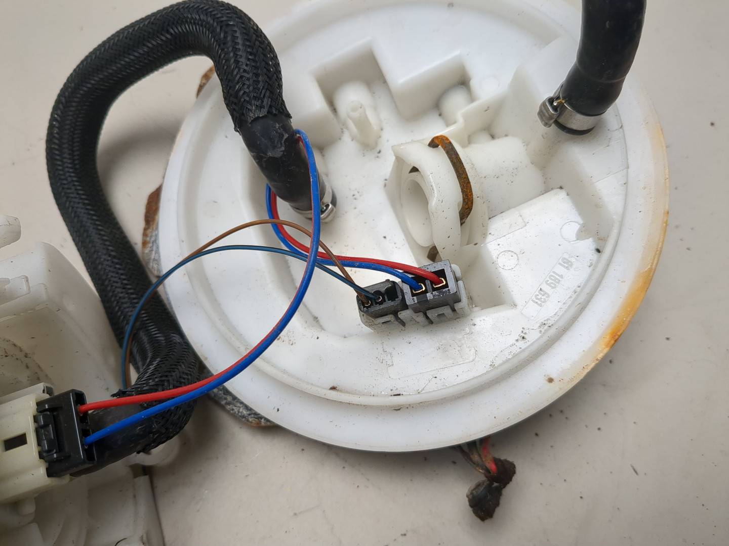 Насос топливный электрический