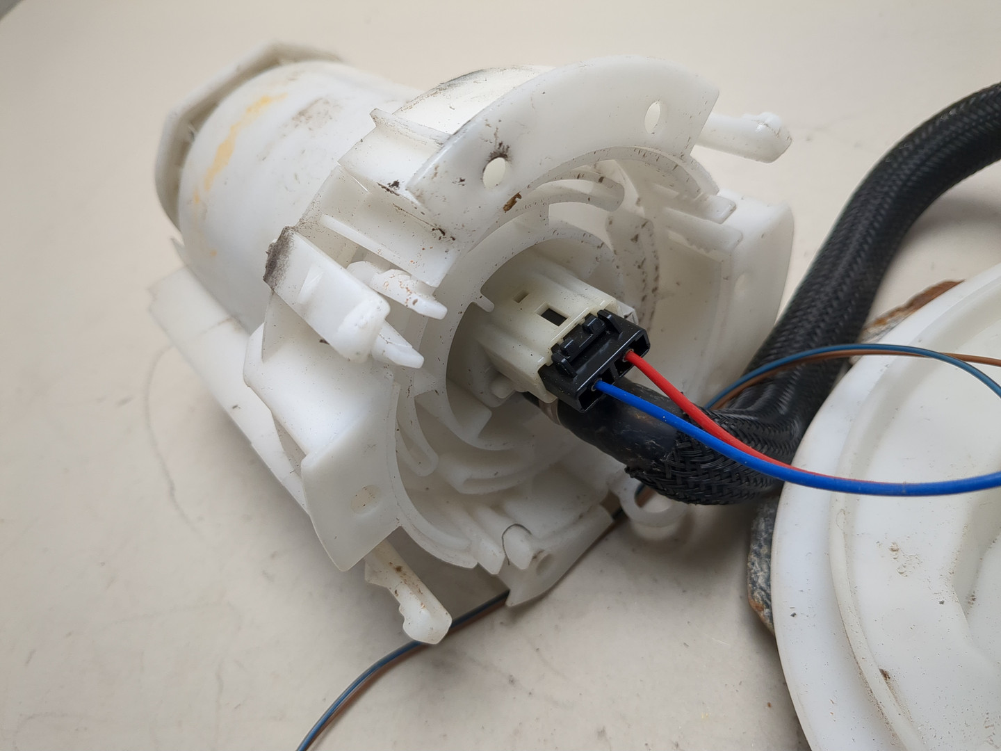 Насос топливный электрический