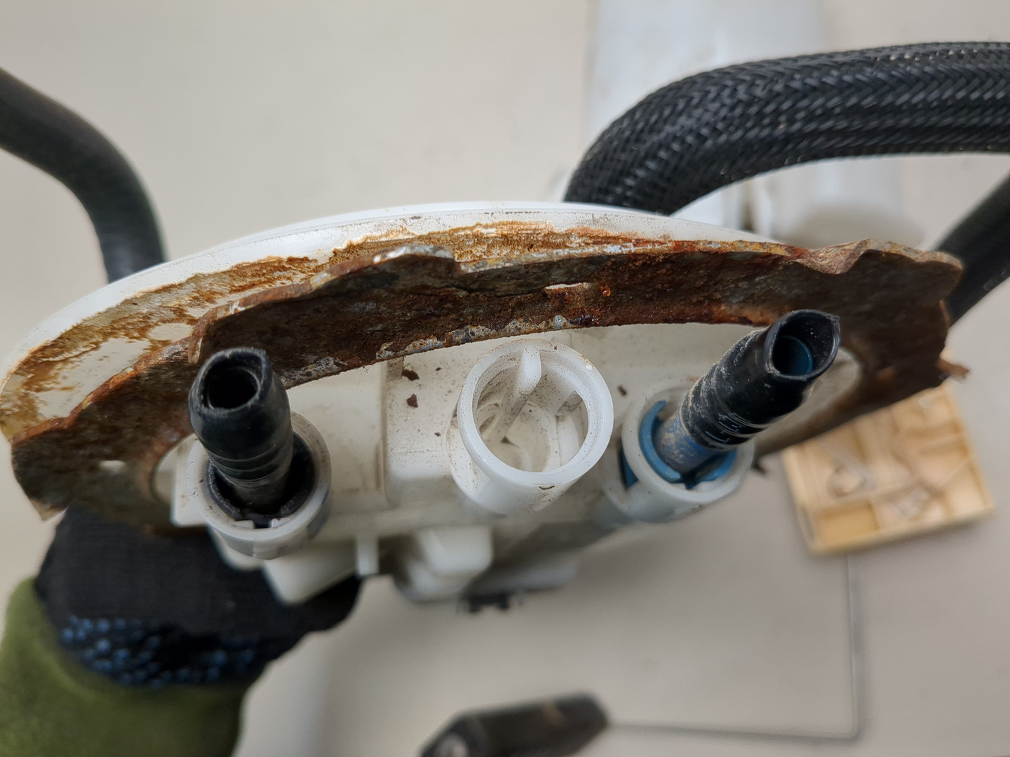 Насос топливный электрический