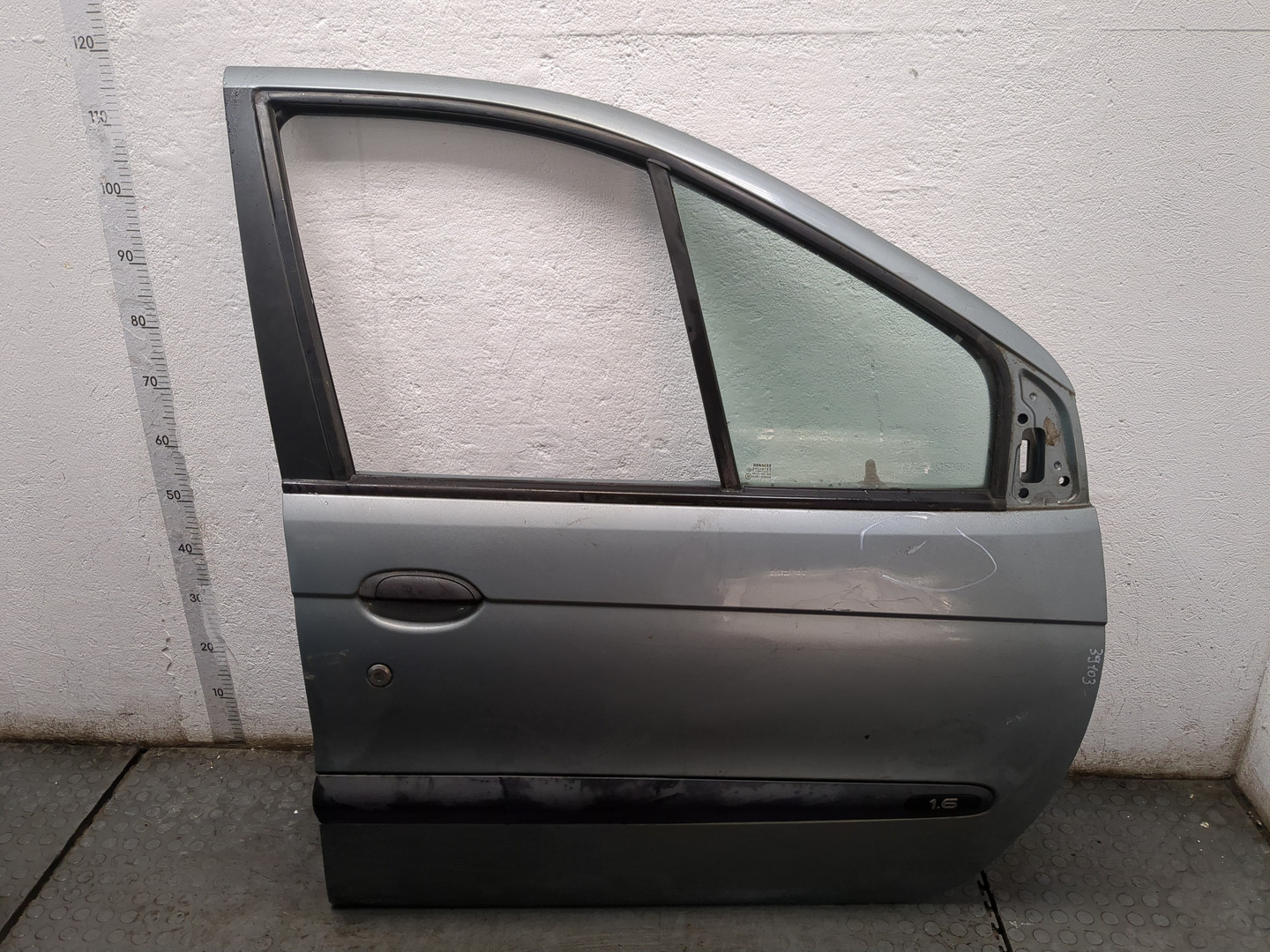 Дверь передняя правая