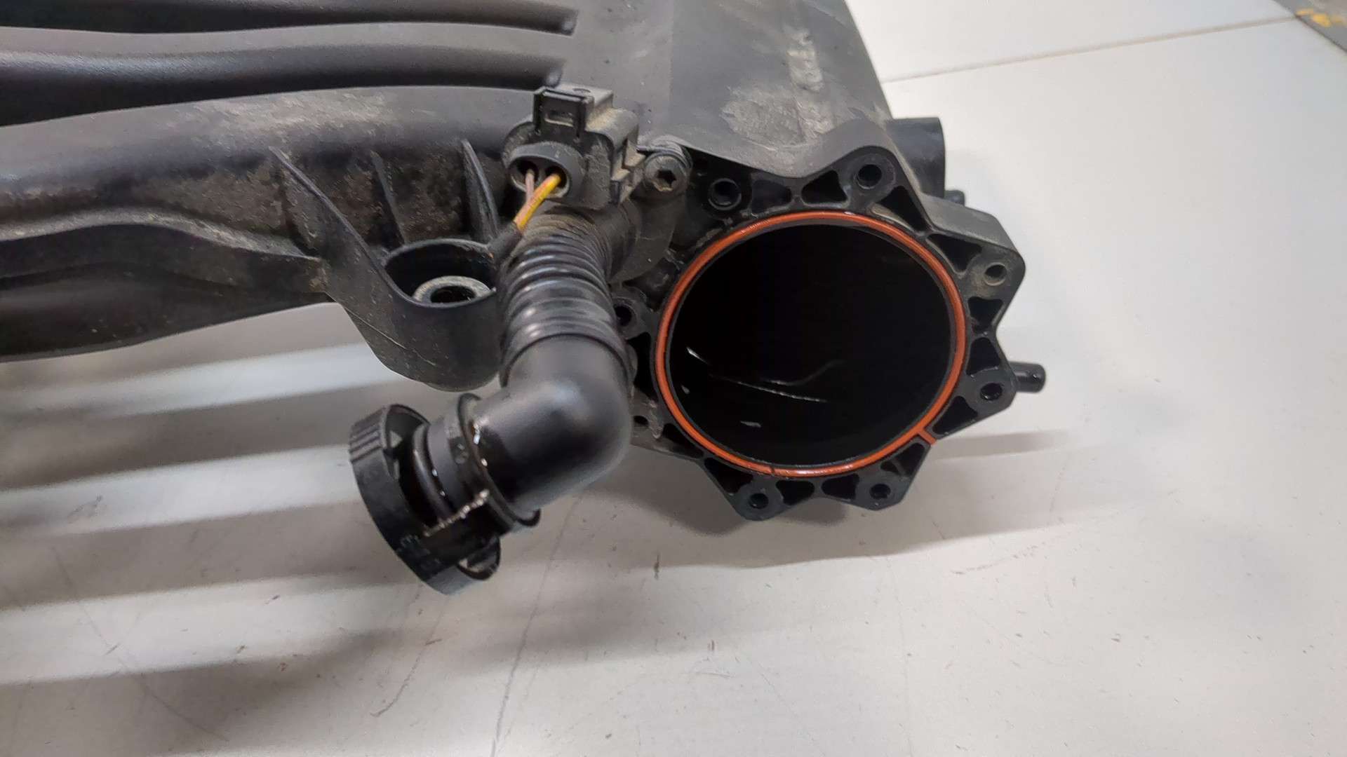 Коллектор впускной