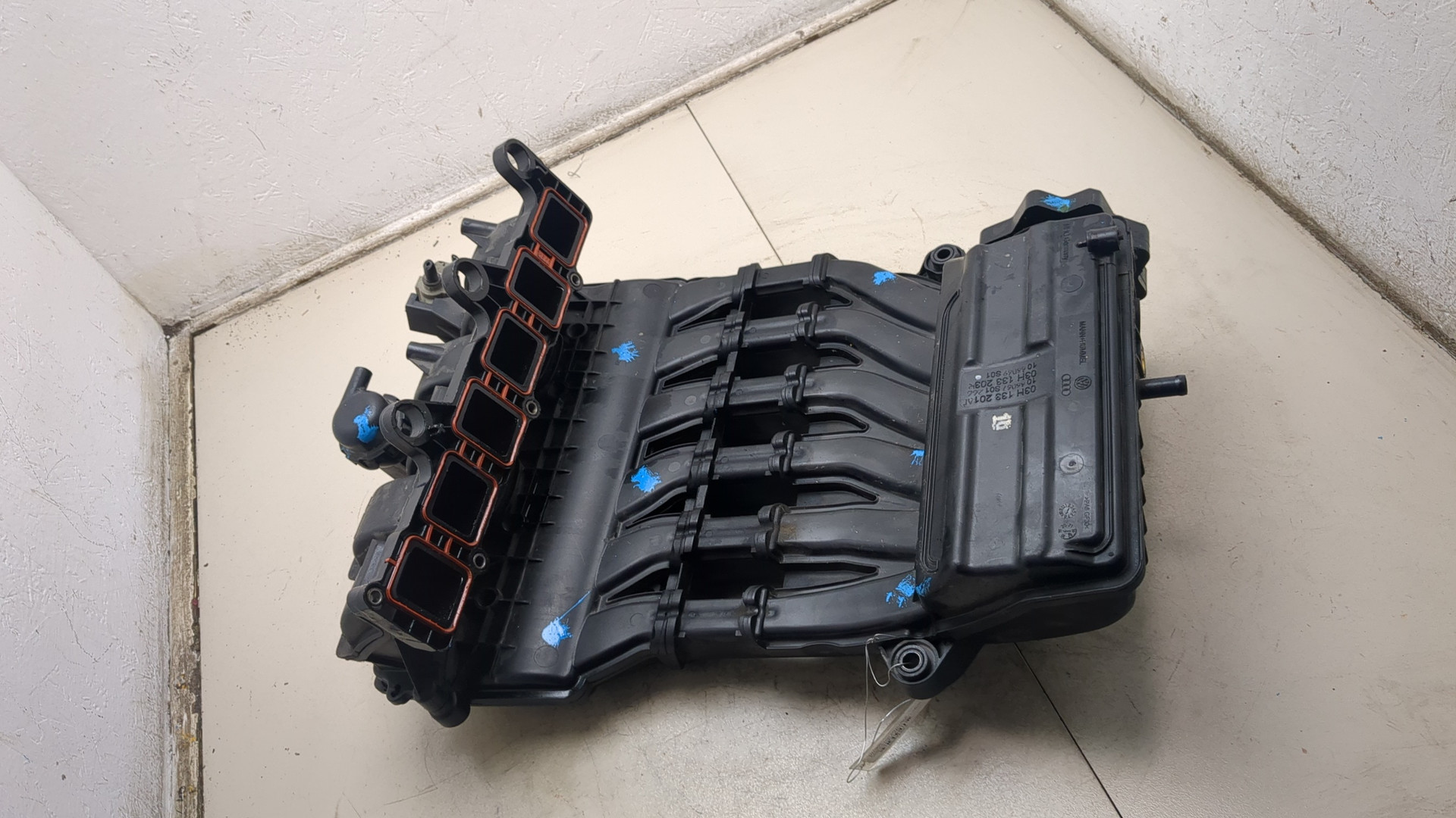 Коллектор впускной