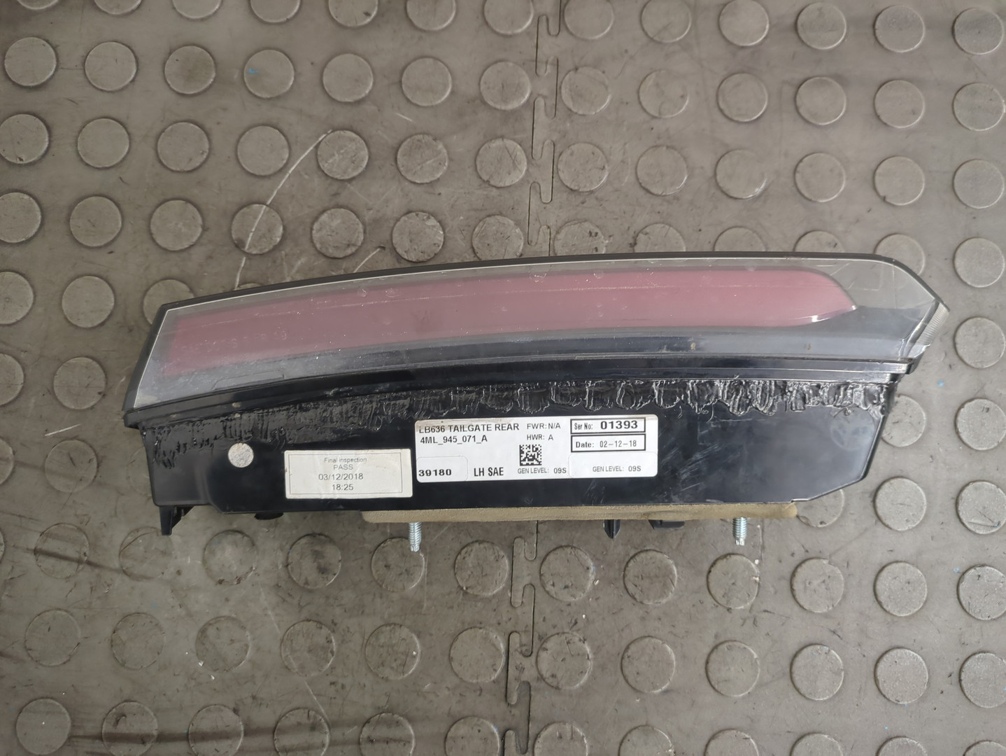 Фонарь задний левый