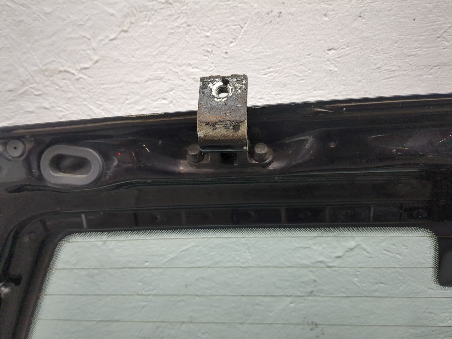 Дверь багажника