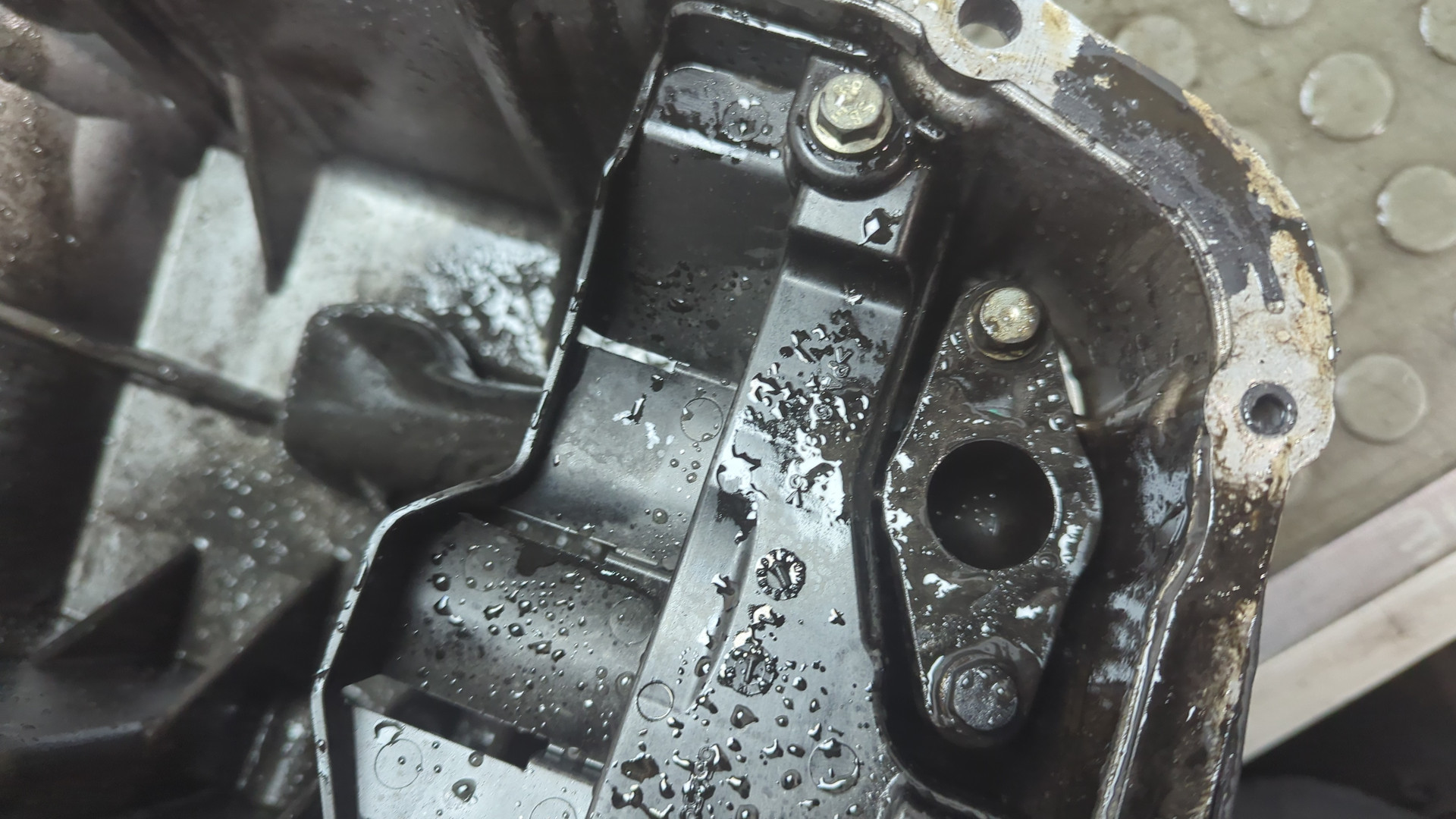 Поддон масляный двигателя (картер)