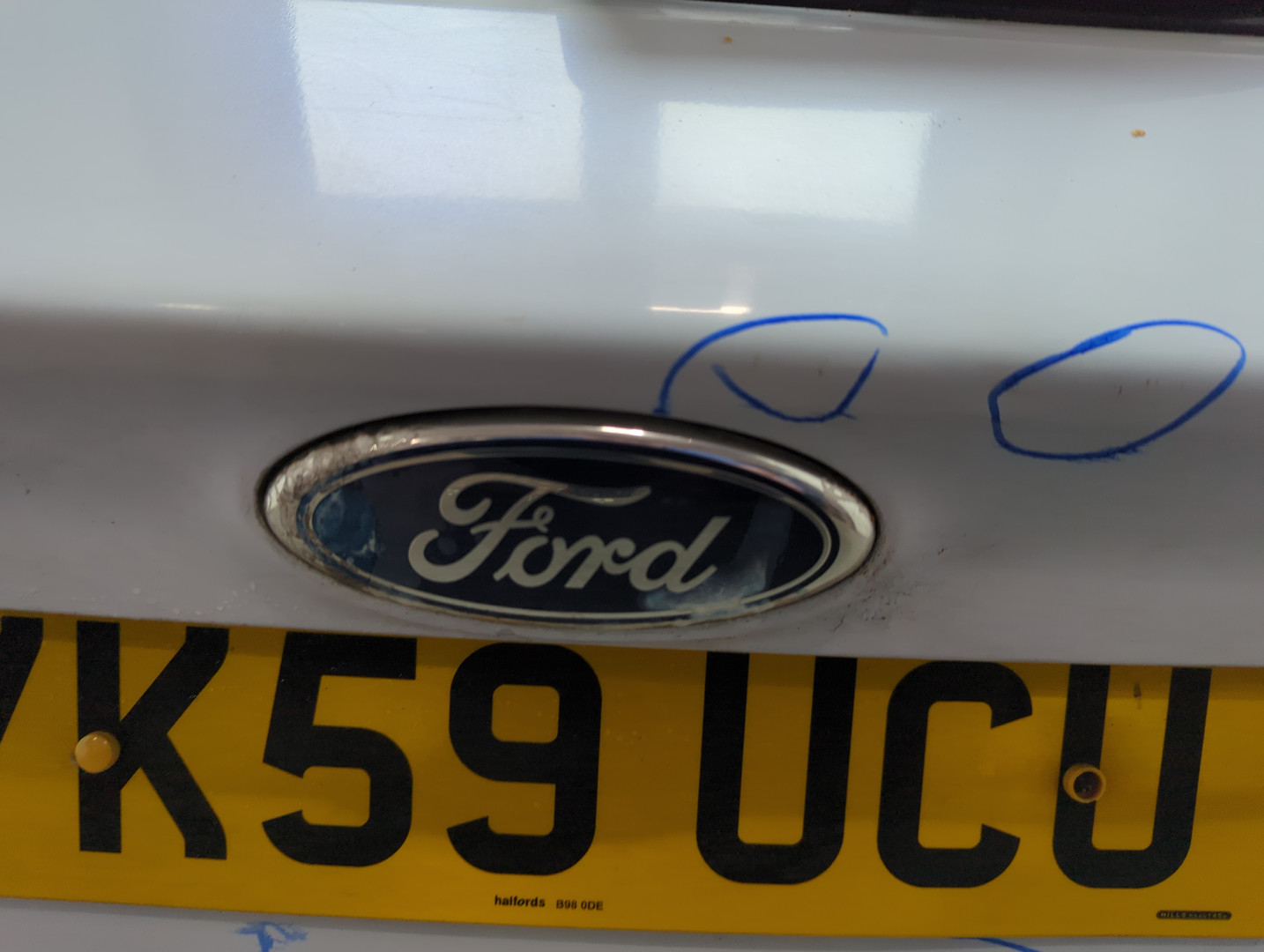 Дверь багажника