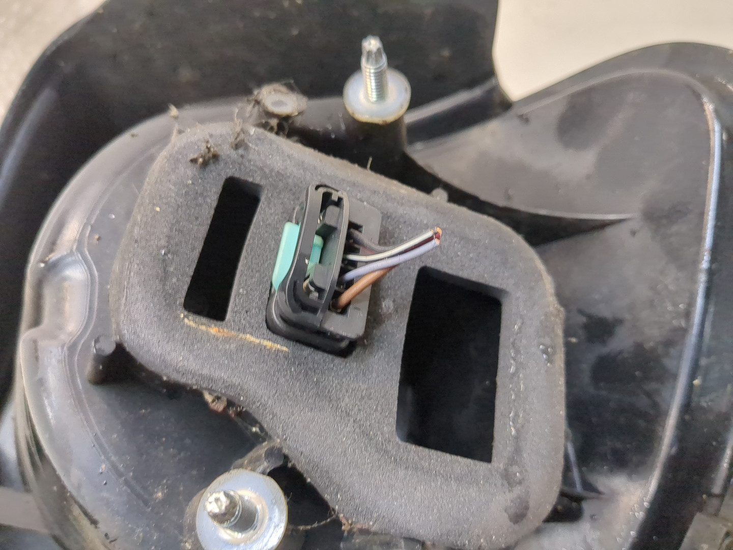 Фонарь задний левый