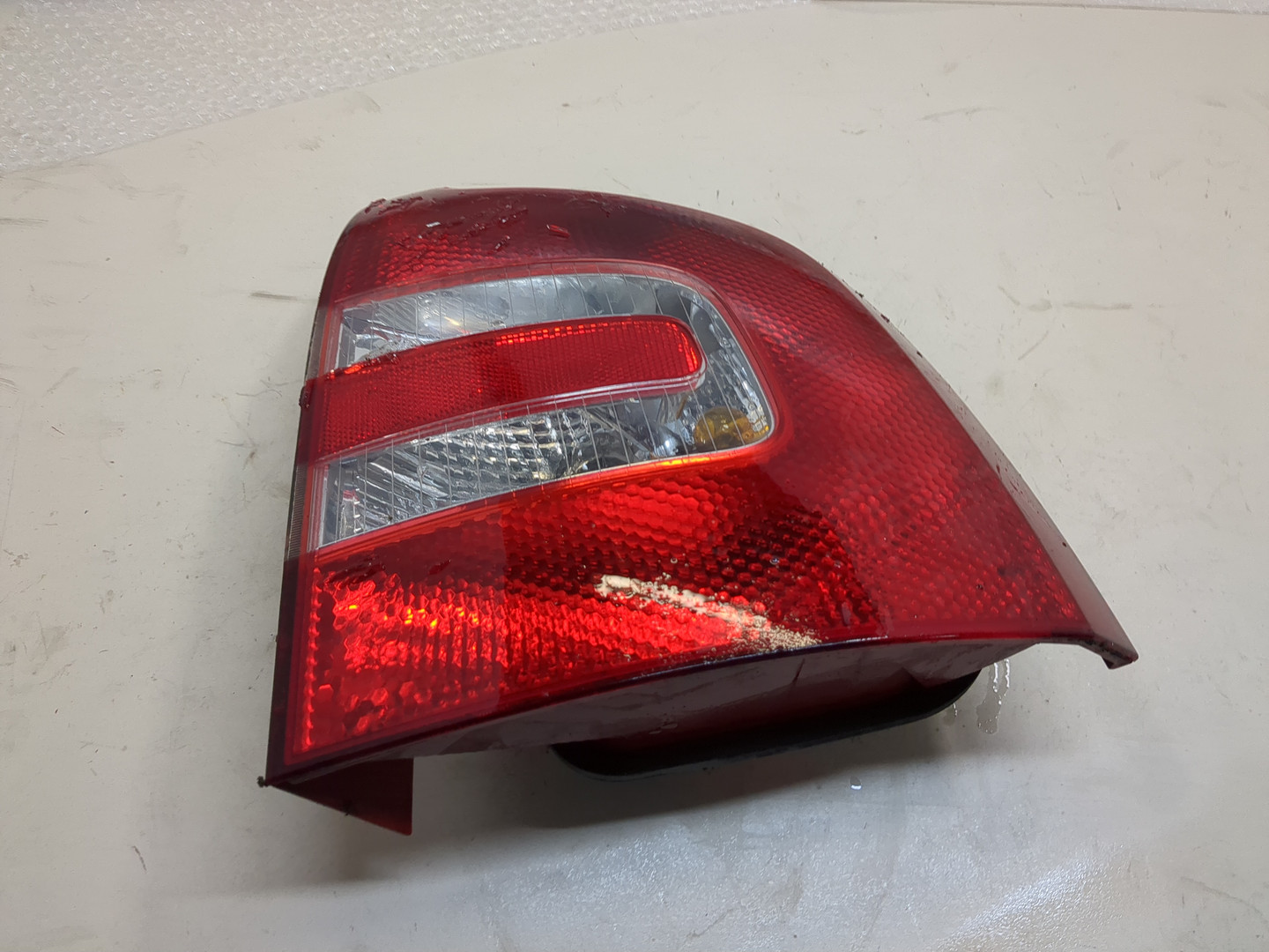 Фонарь задний правый