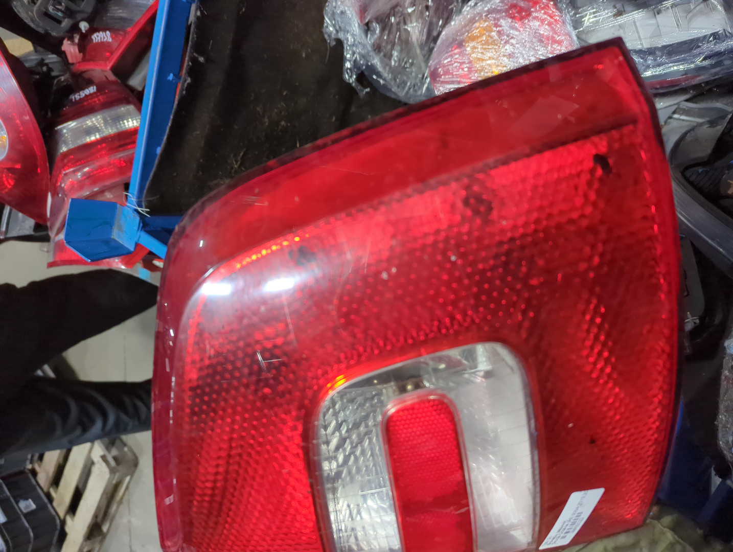 Фонарь задний правый