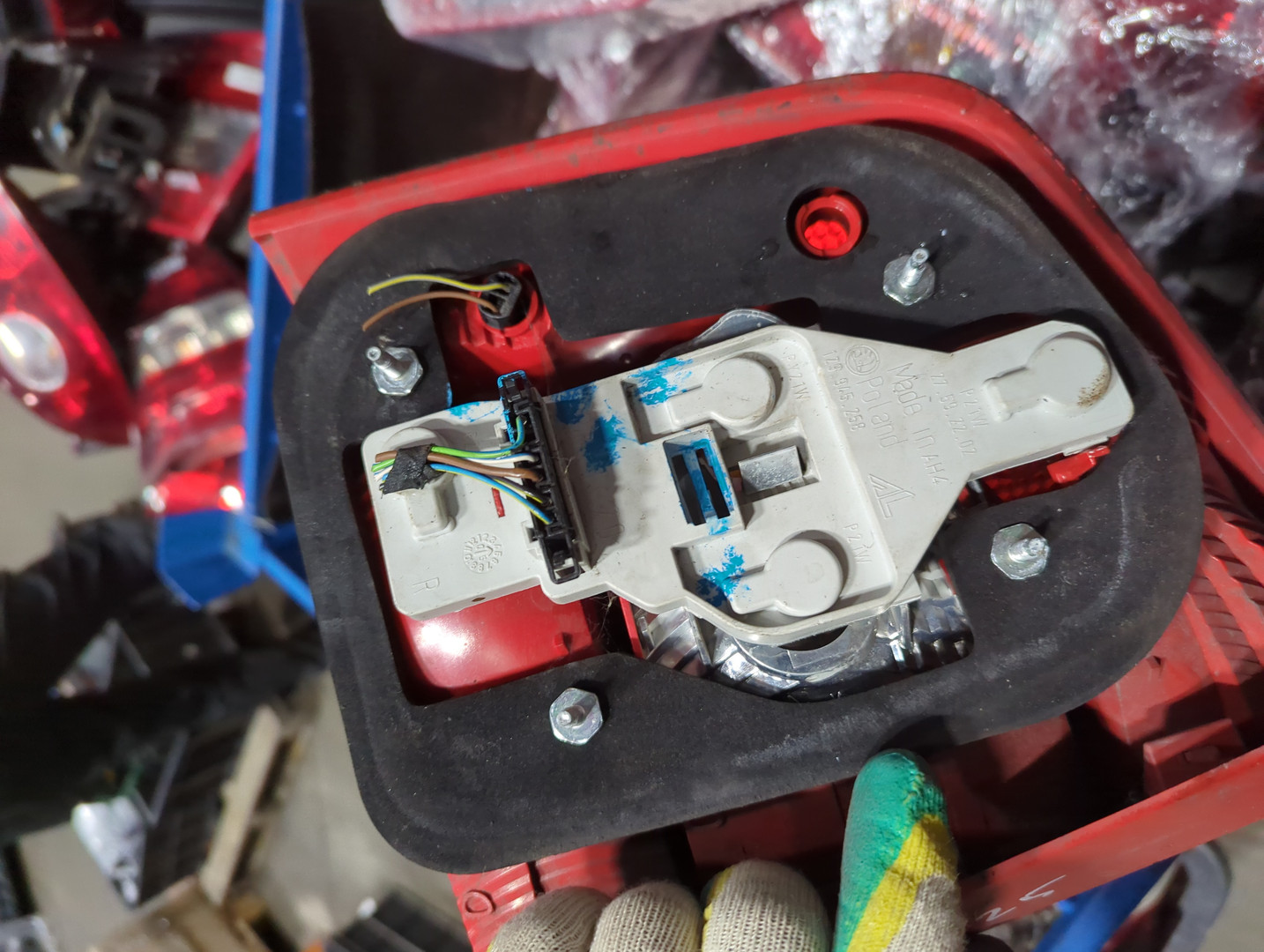 Фонарь задний правый