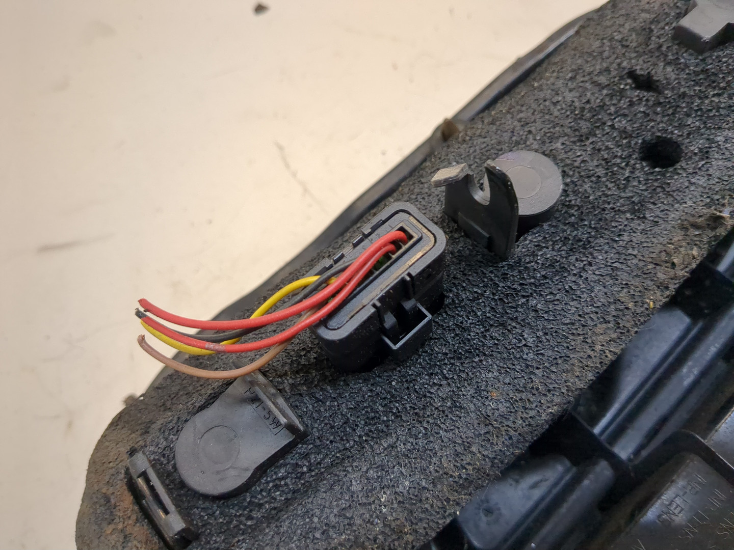 Фонарь задний правый