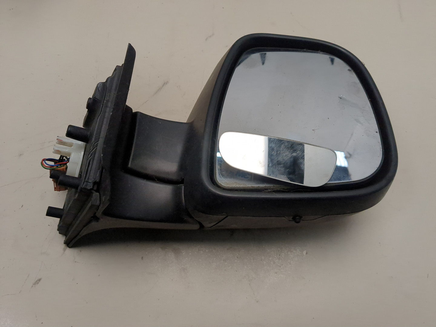 Зеркало правое электрическое