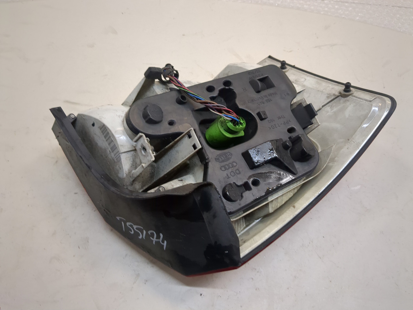 Фонарь задний правый