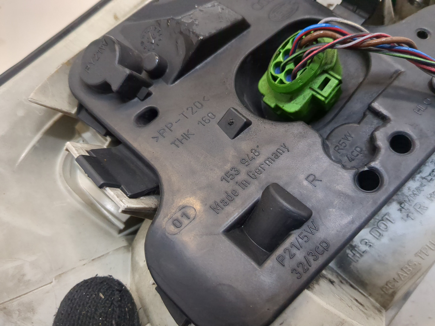 Фонарь задний правый