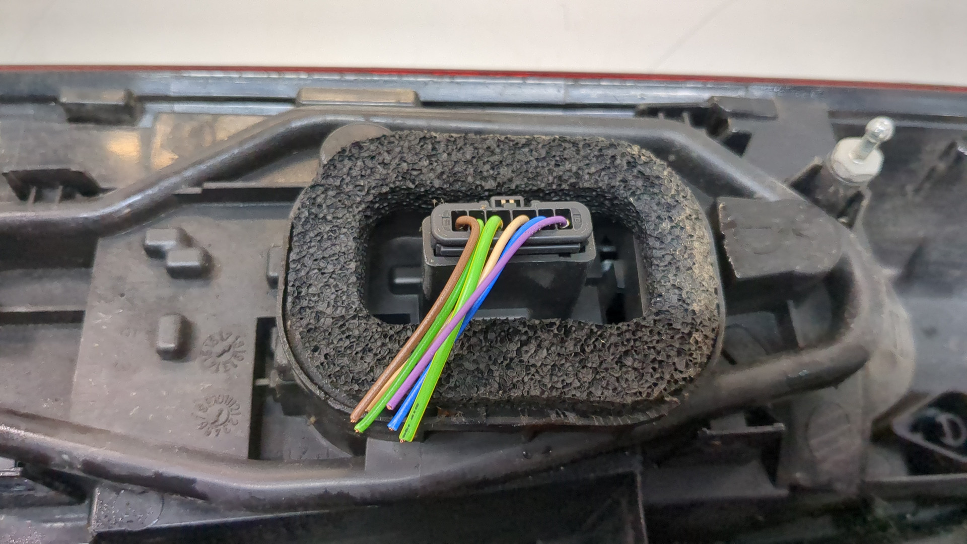 Фонарь задний правый