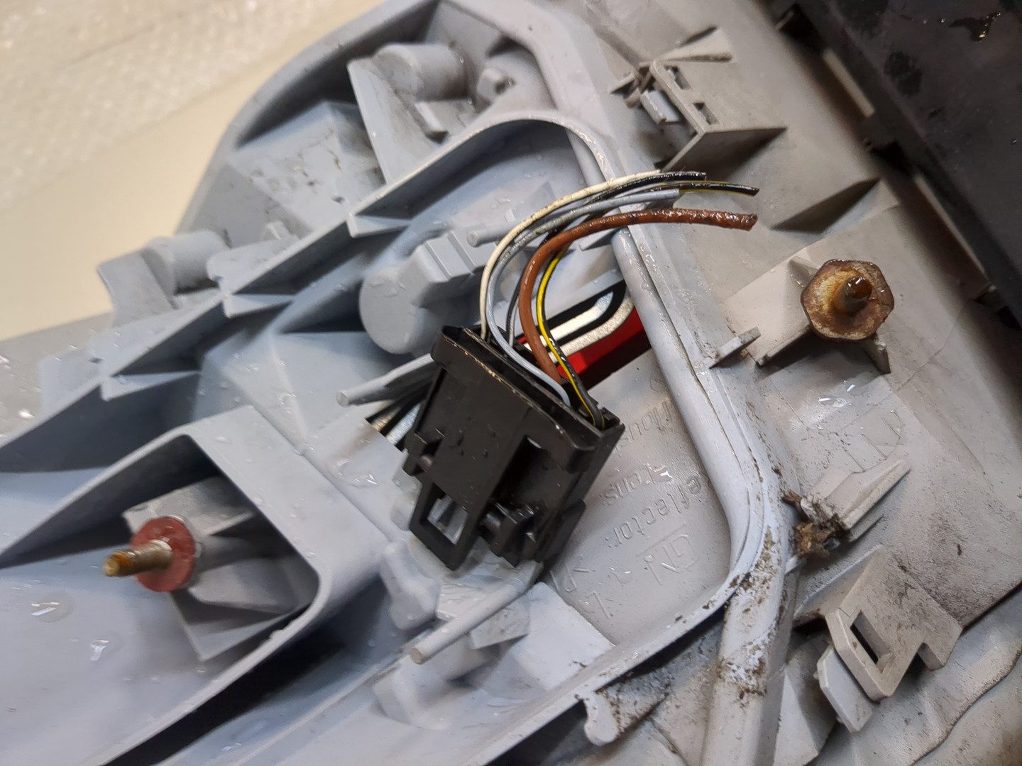 Фонарь задний левый