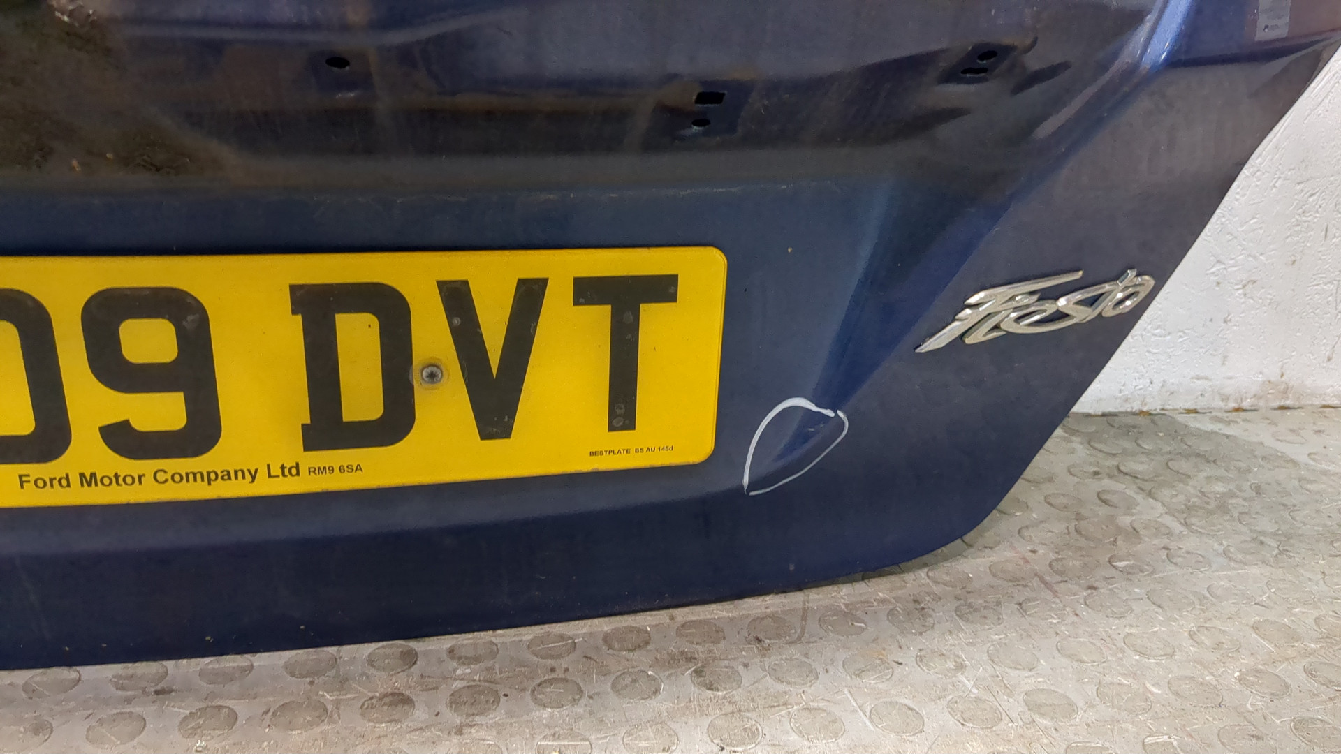 Дверь багажника