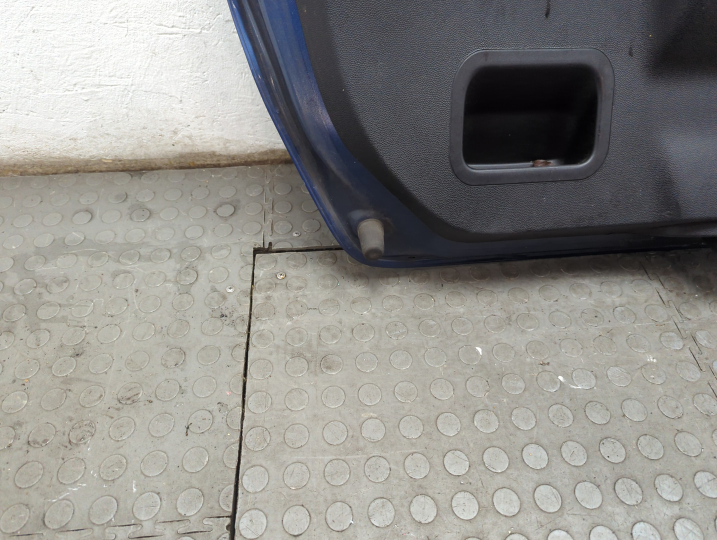 Дверь багажника