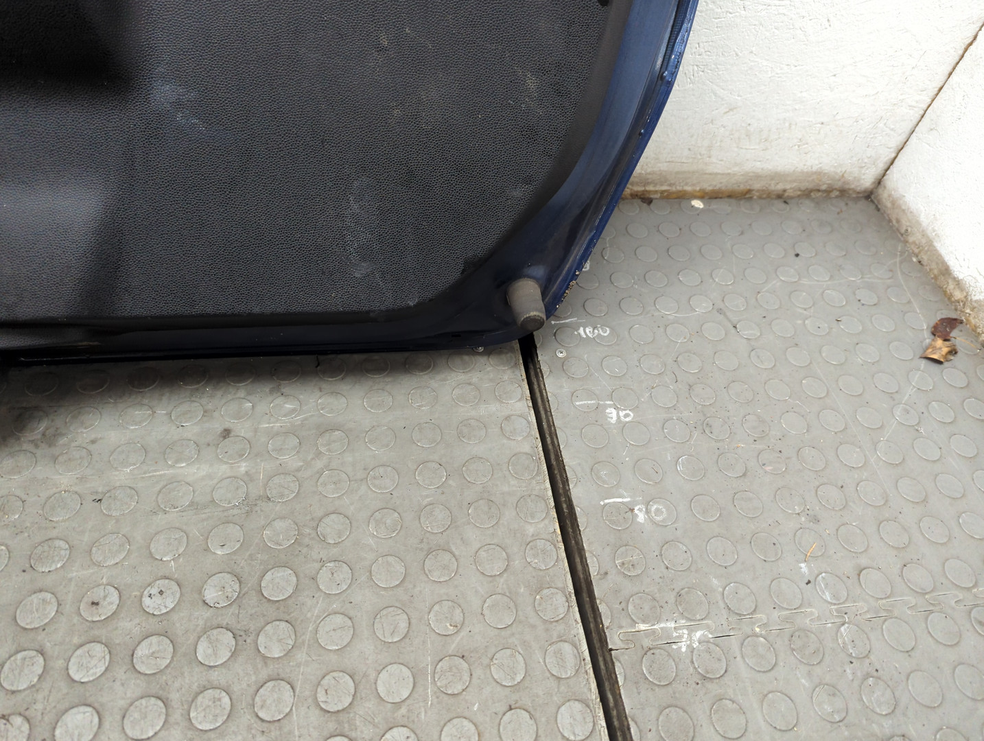 Дверь багажника