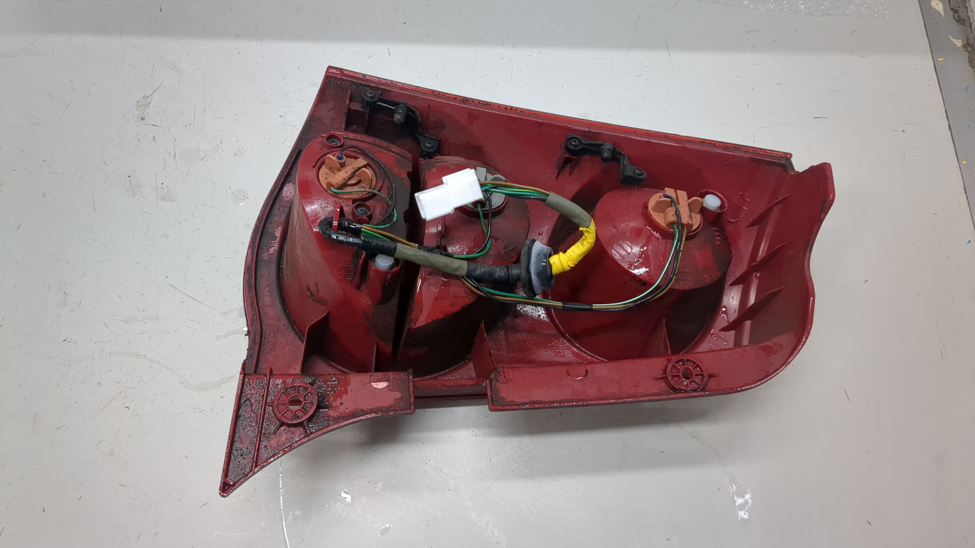 Фонарь задний правый