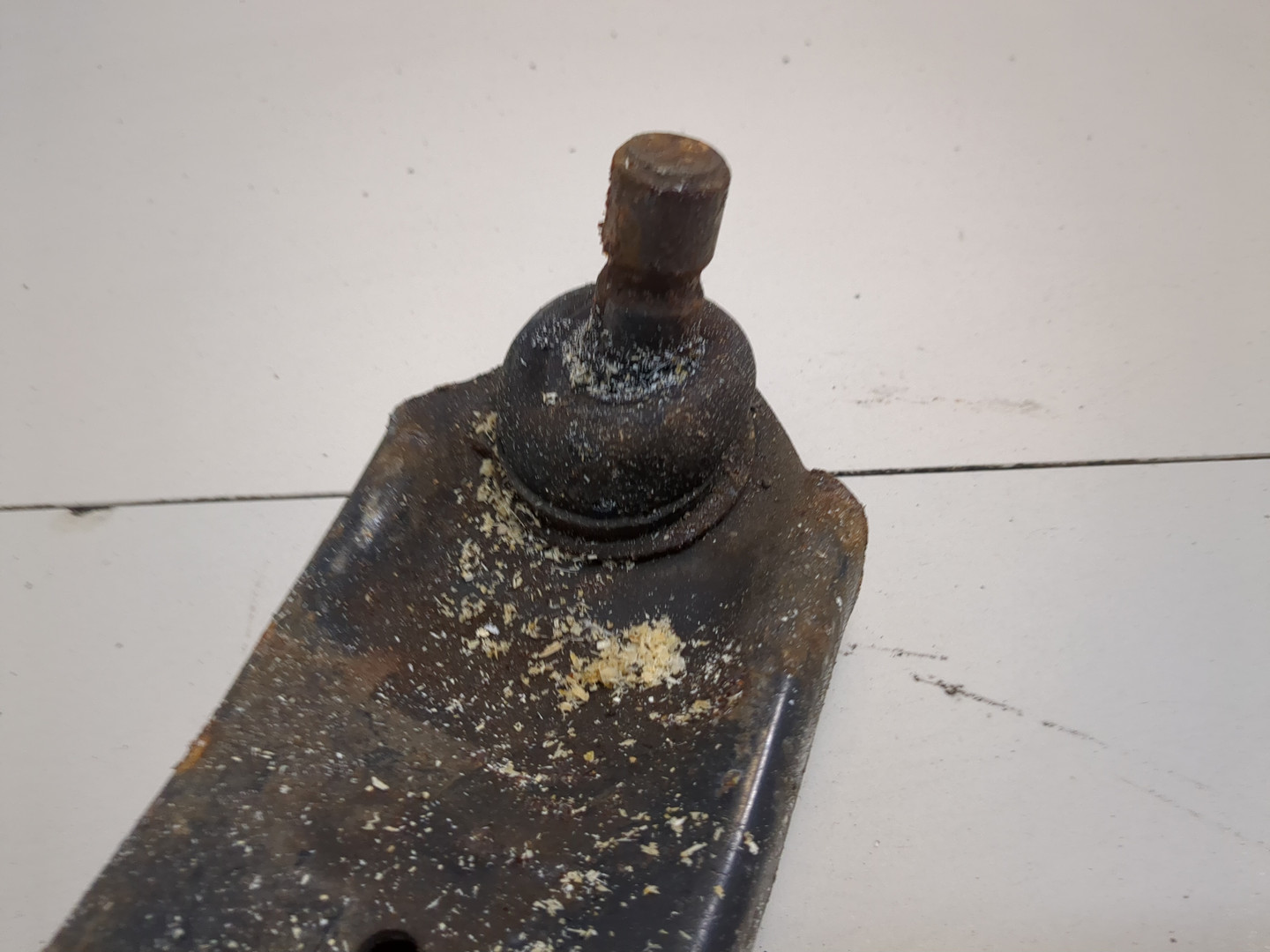 Рычаг передний правый