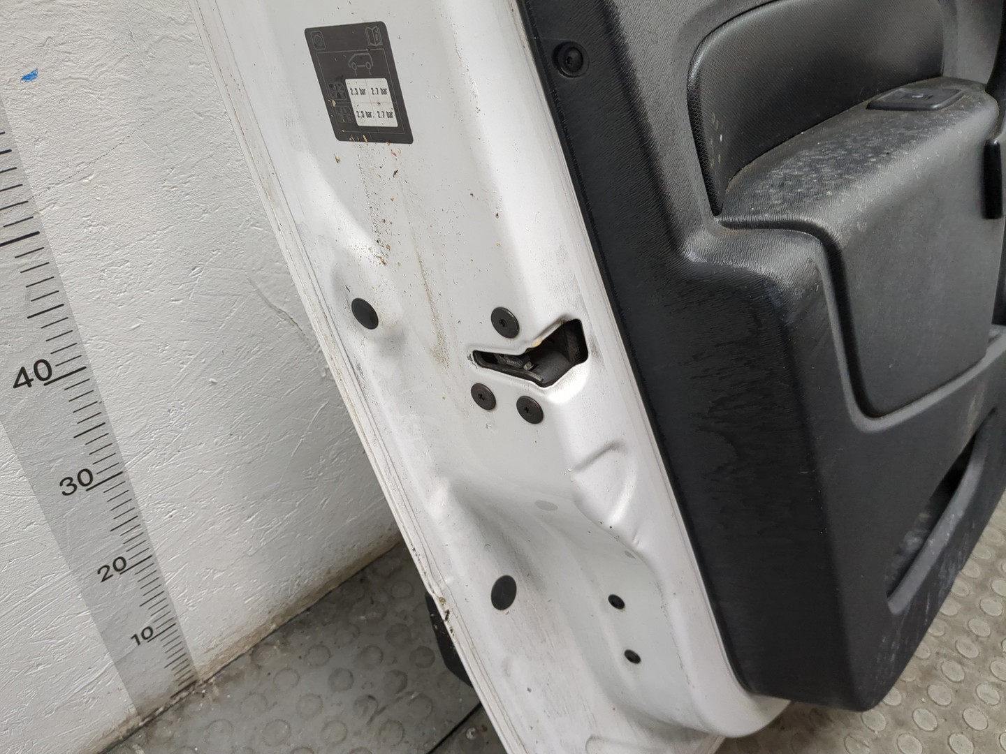 Дверь передняя левая