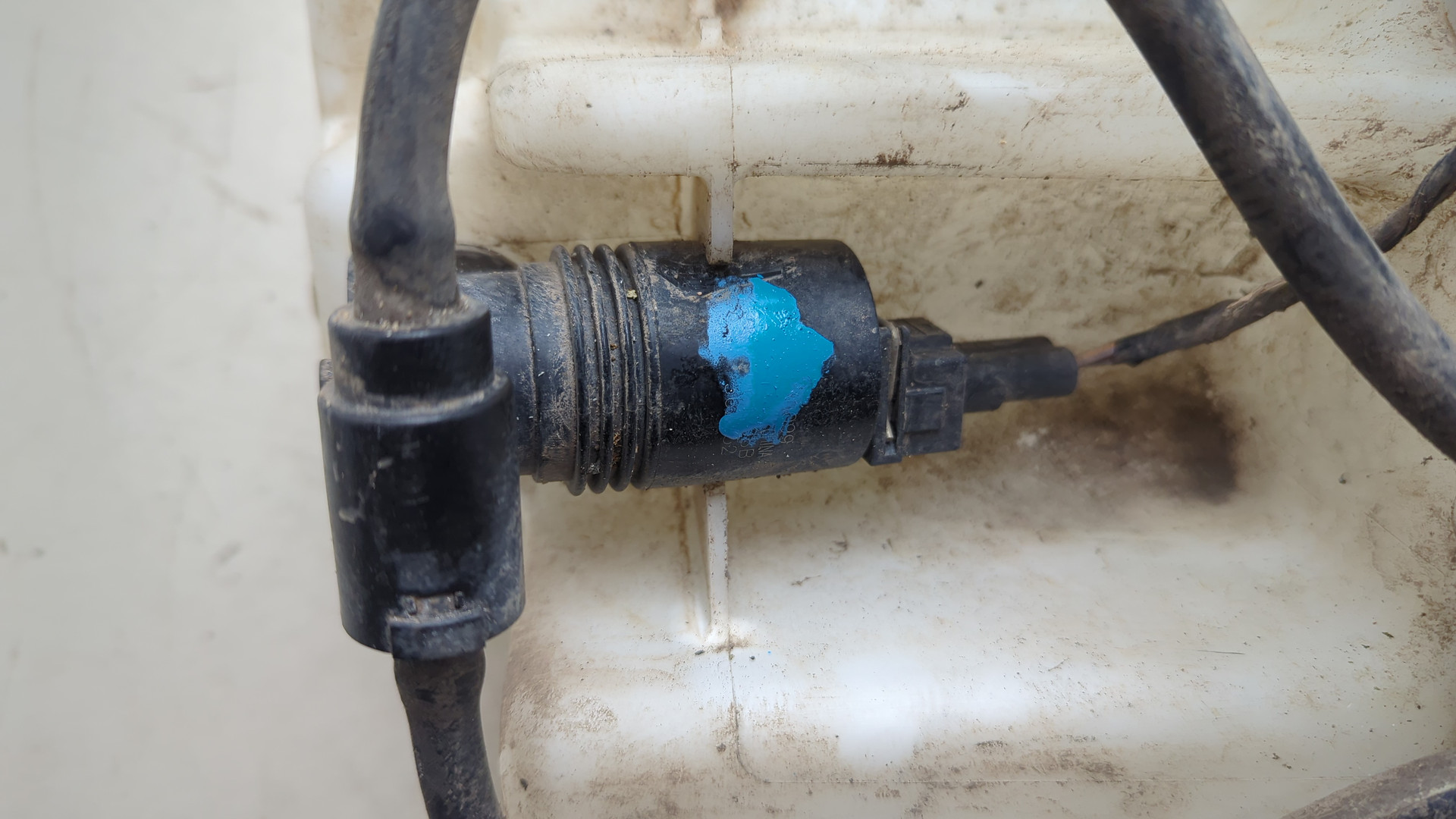 Бачок омывателя лобового стекла