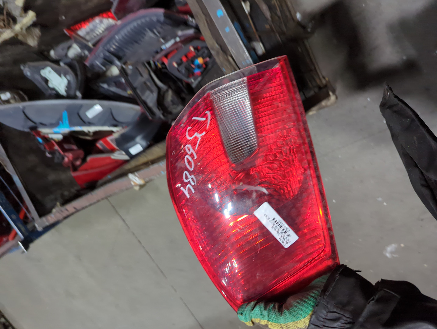 Фонарь задний левый