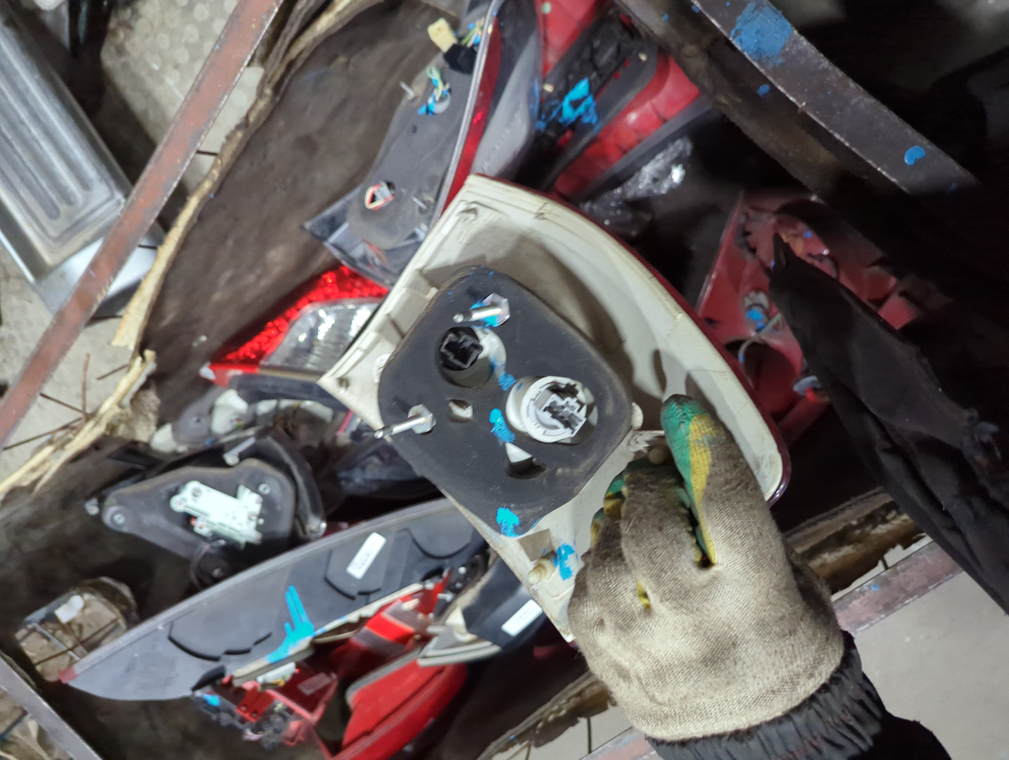 Фонарь задний левый