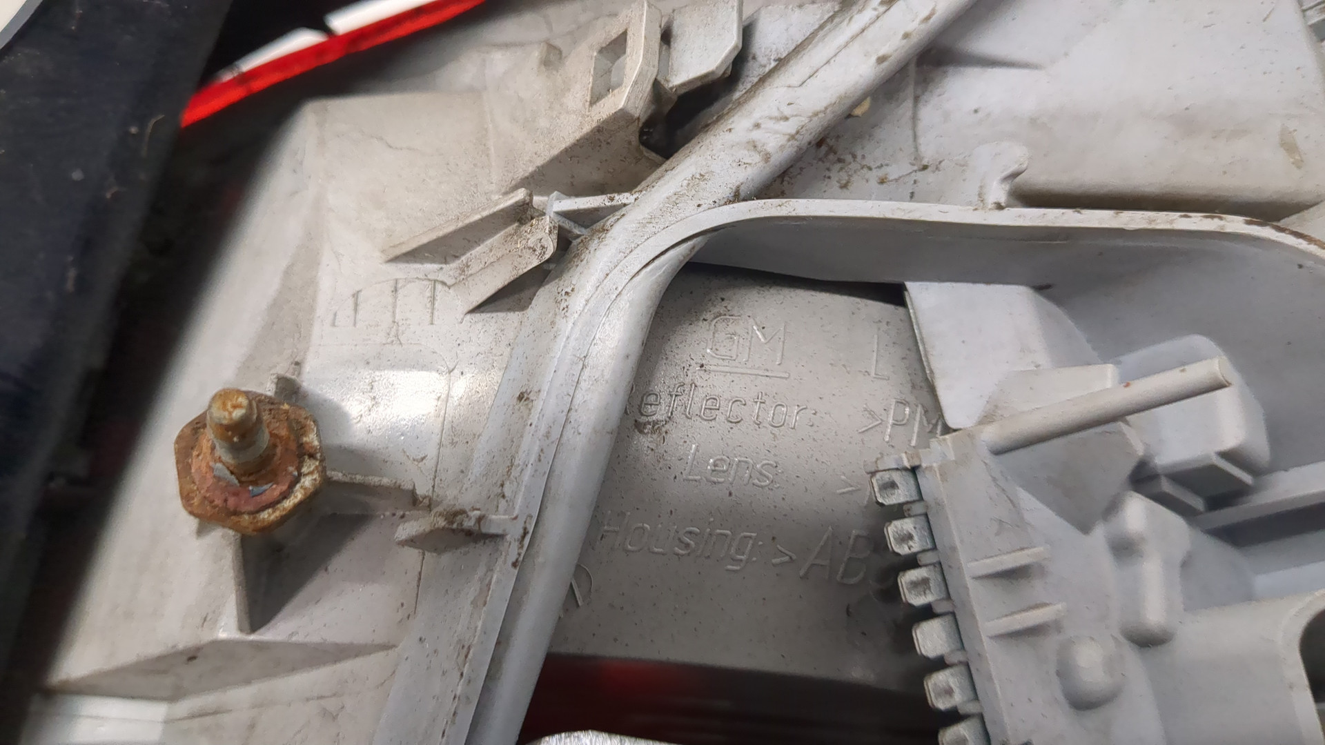 Фонарь задний левый