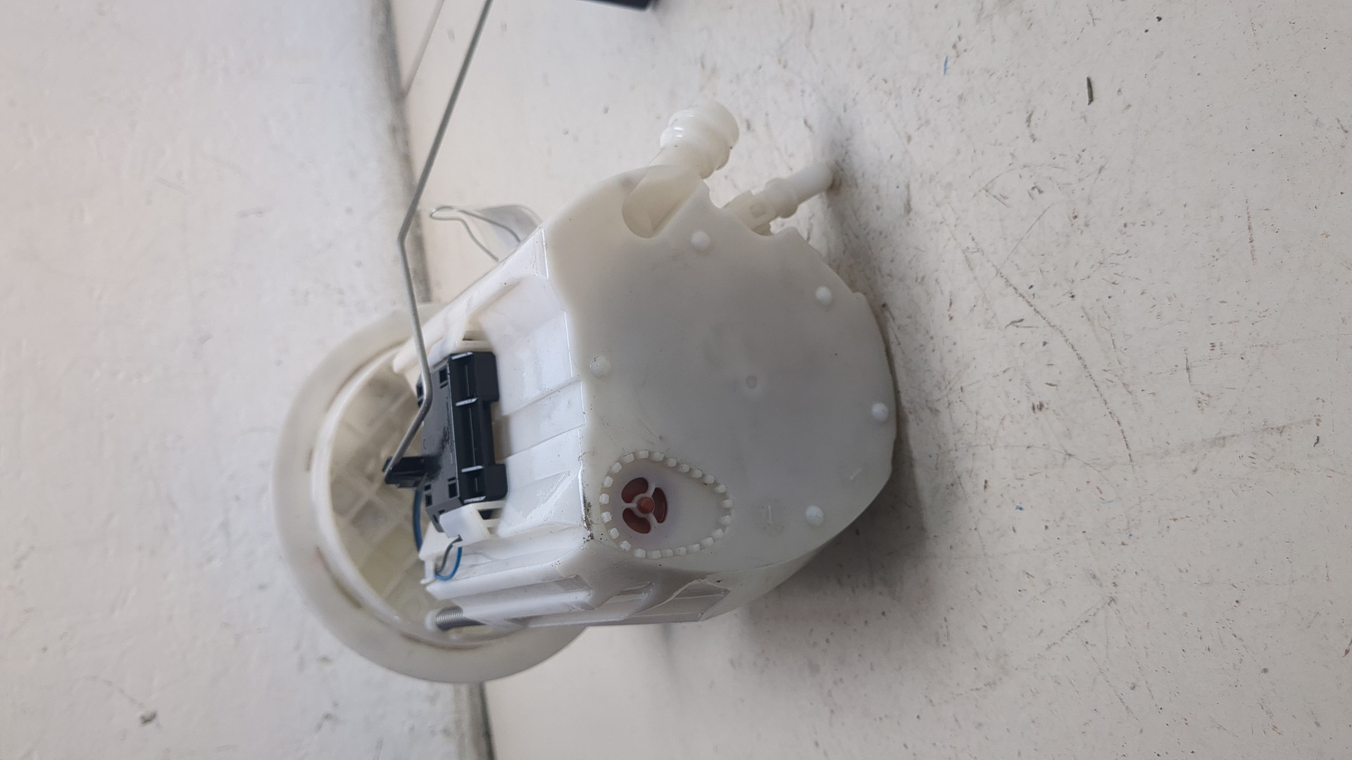 Насос топливный электрический