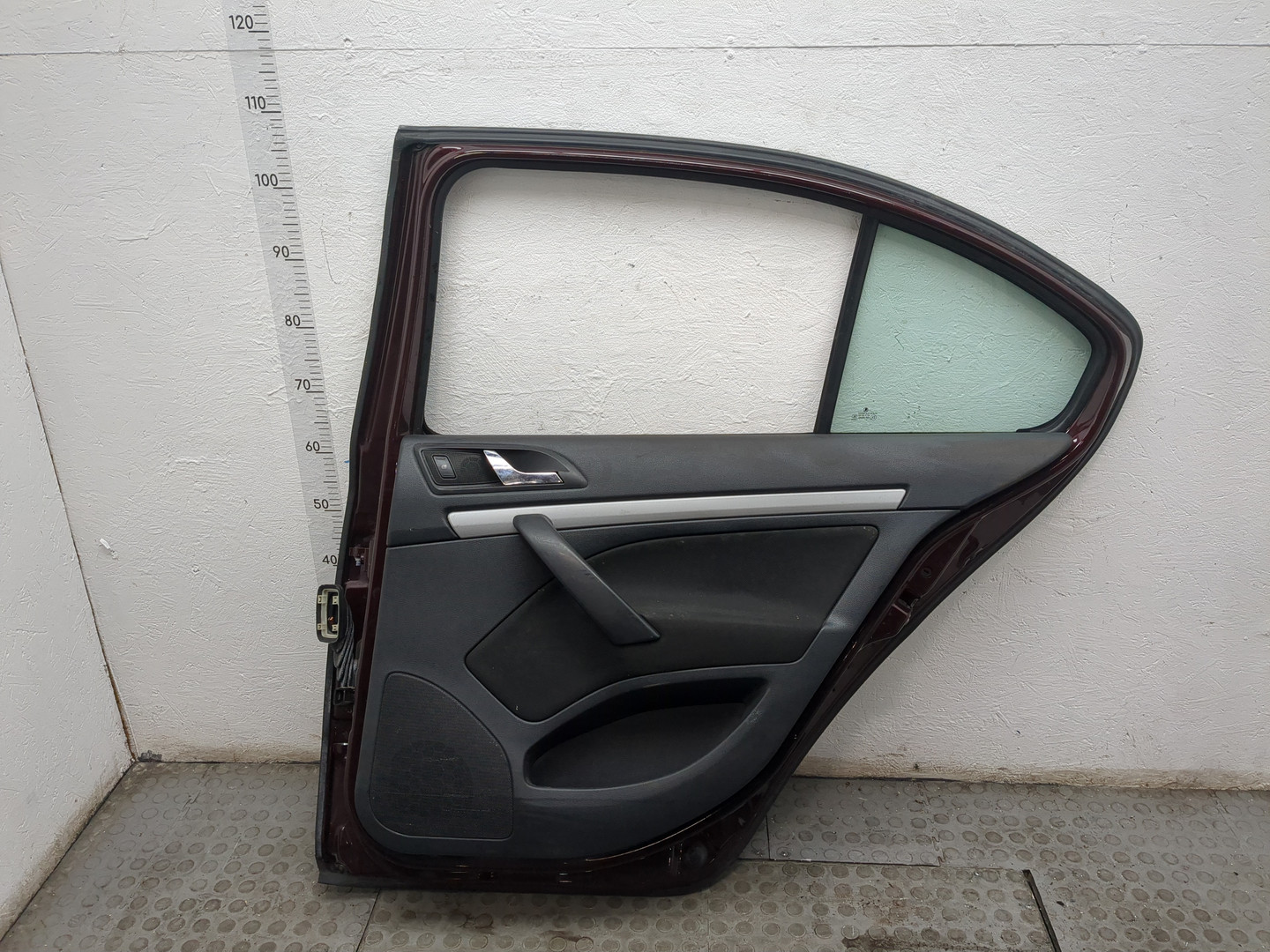 Дверь задняя правая