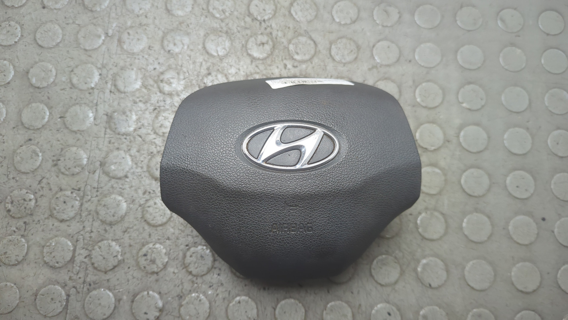 Подушка безопасности в рулевое колесо