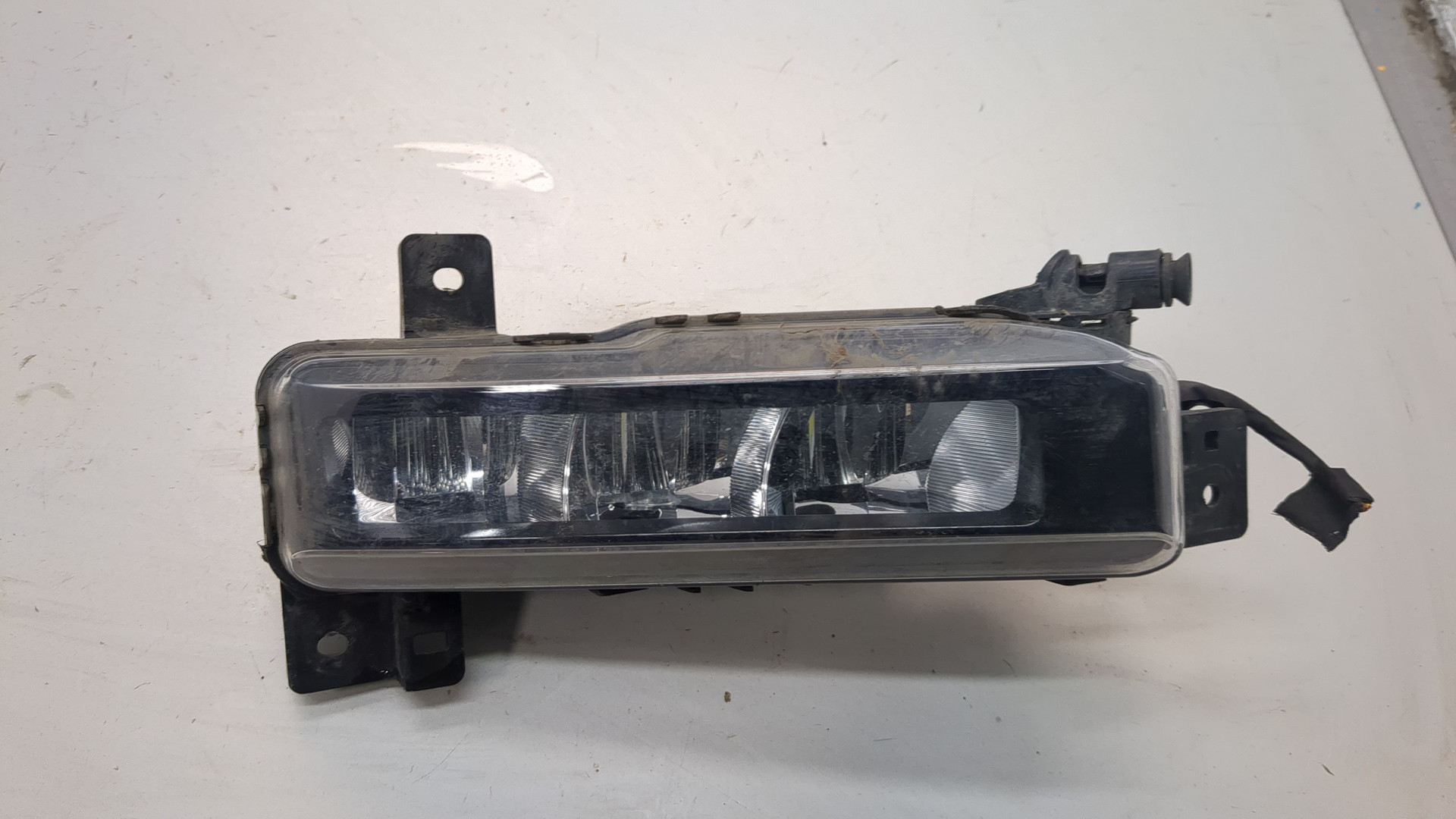 Фара противотуманная левая