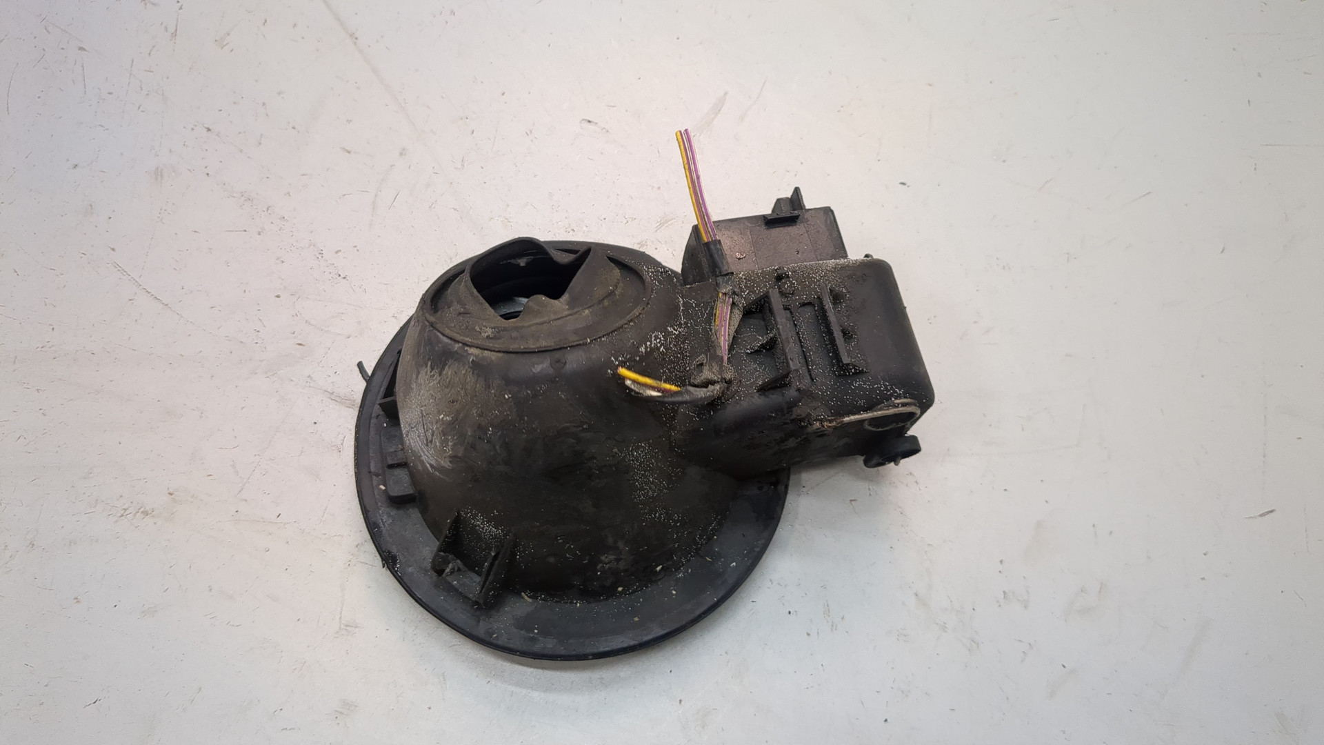 Лючок бензобака