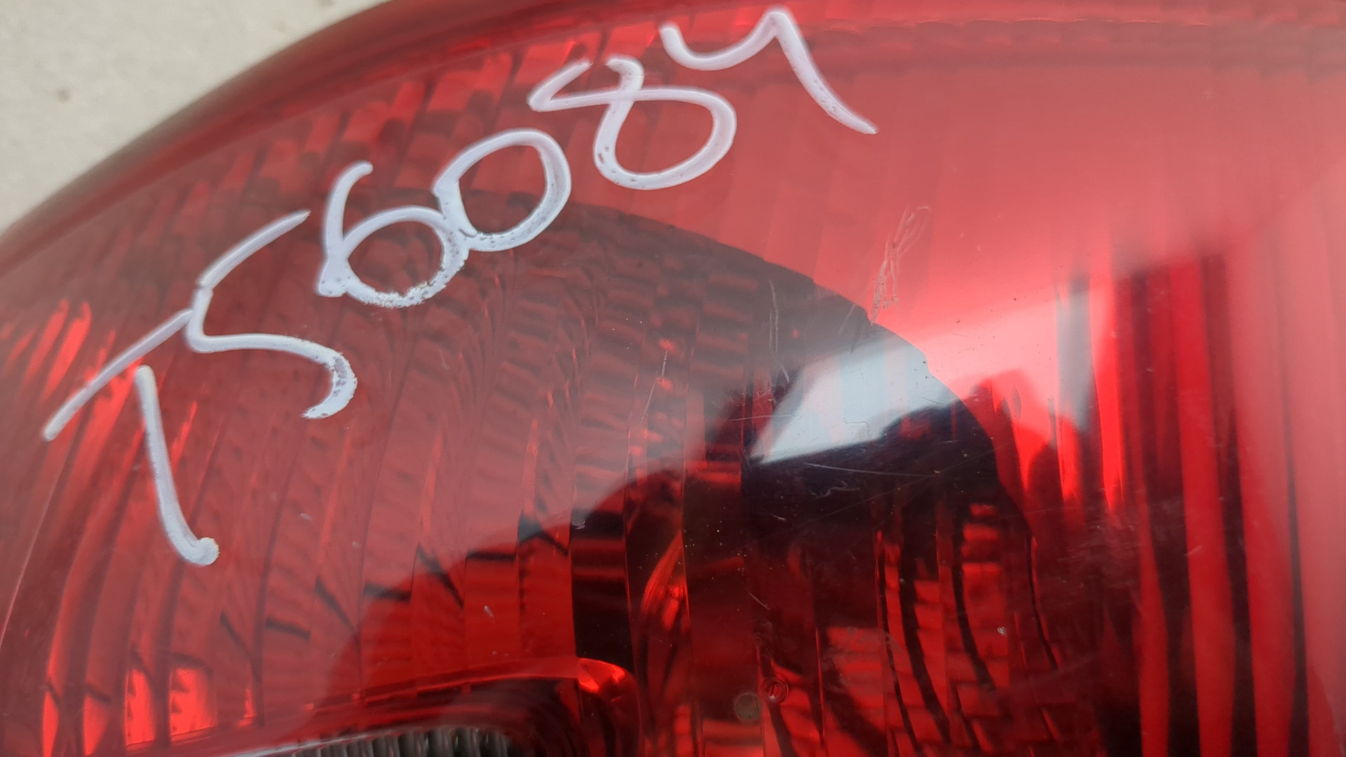 Фонарь задний правый