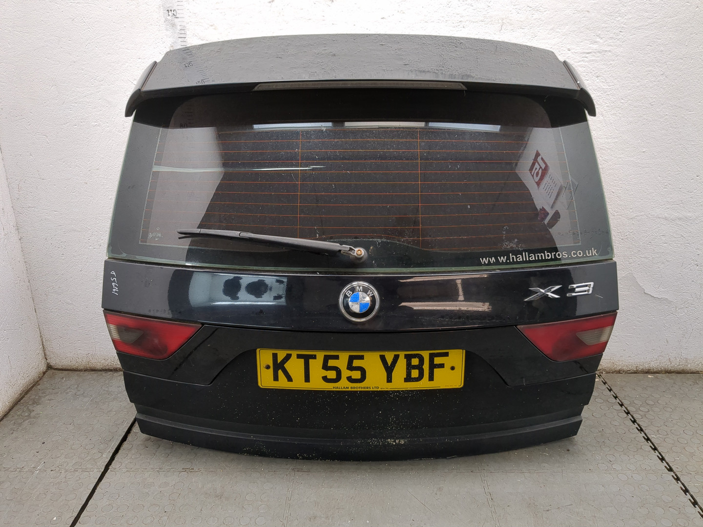 Дверь багажника