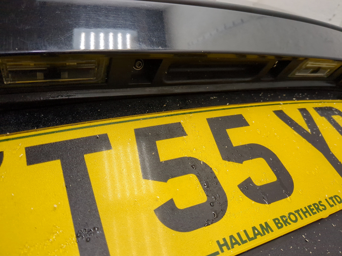 Дверь багажника