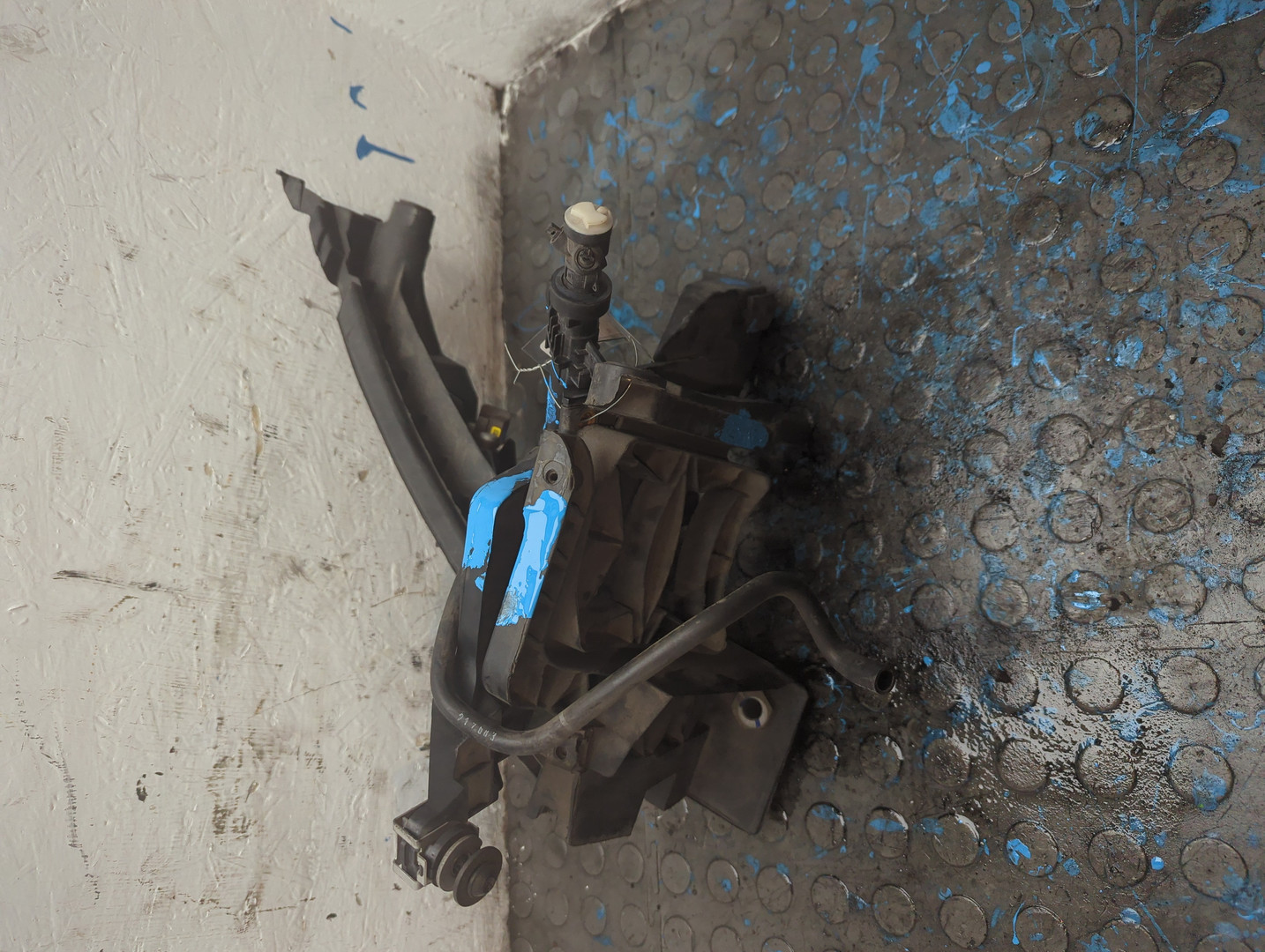 Кронштейн фар правый