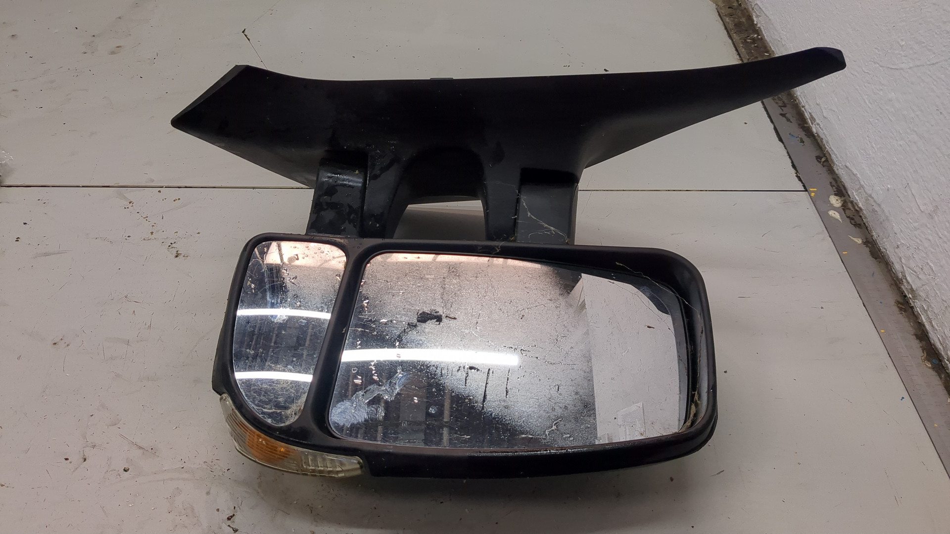 Зеркало правое электрическое