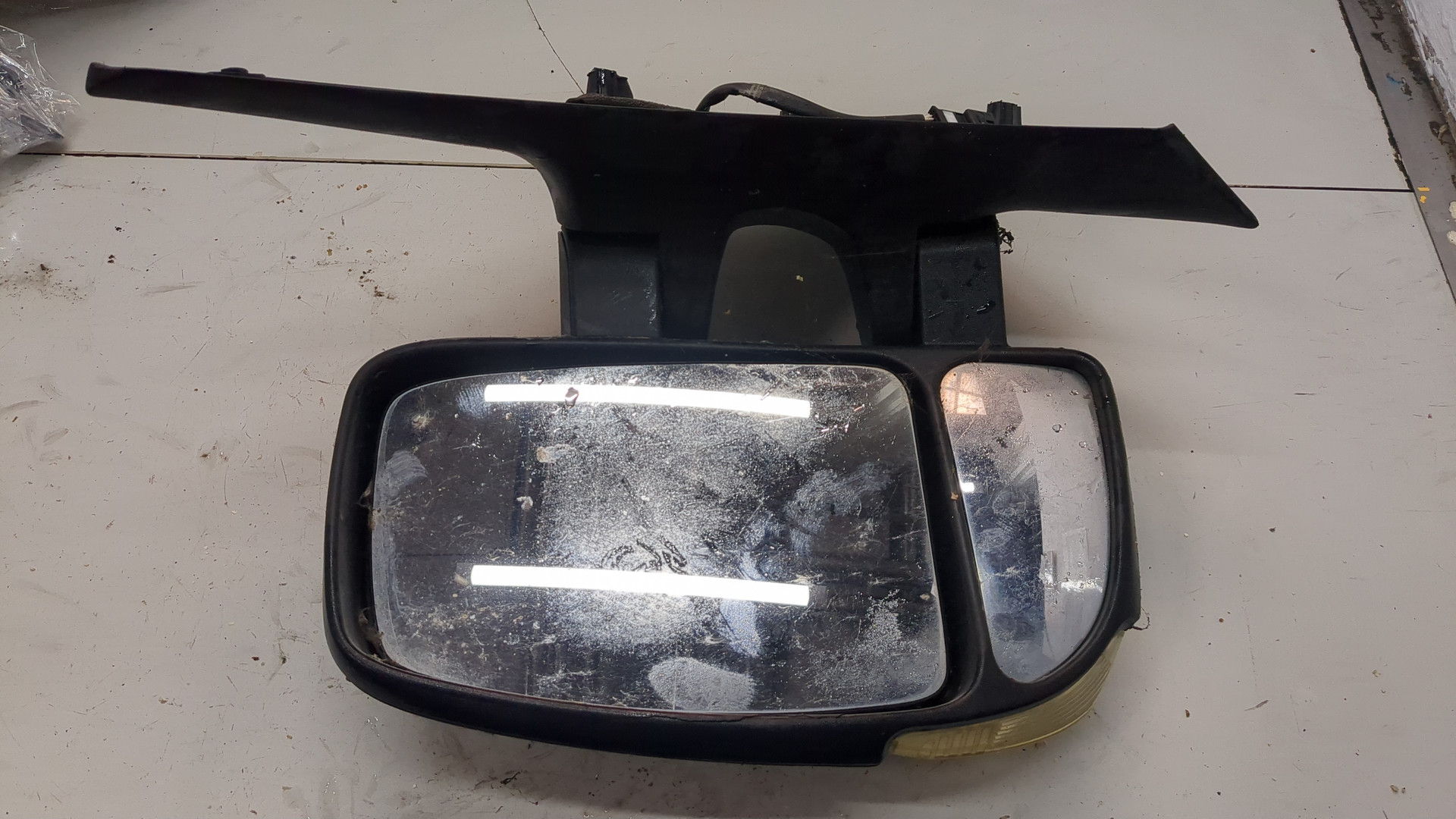 Зеркало левое электрическое