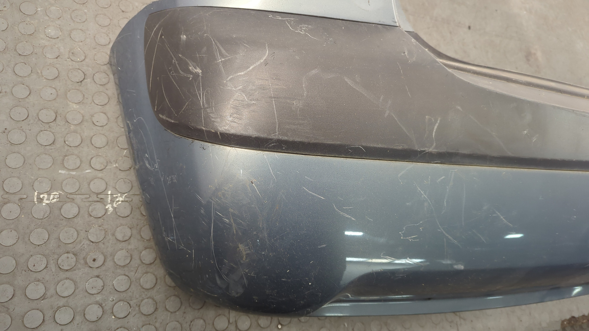 Бампер задний