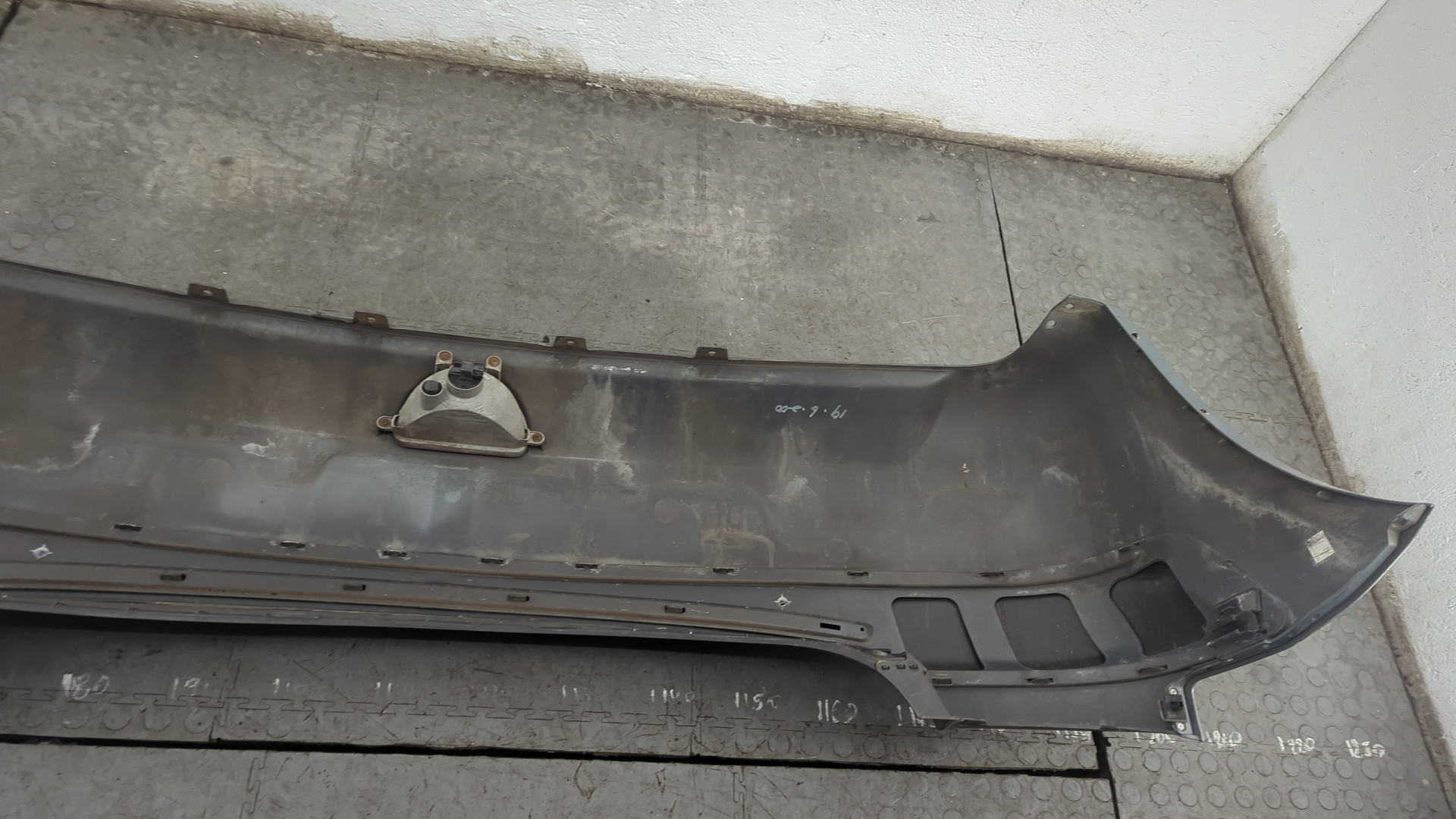 Бампер задний