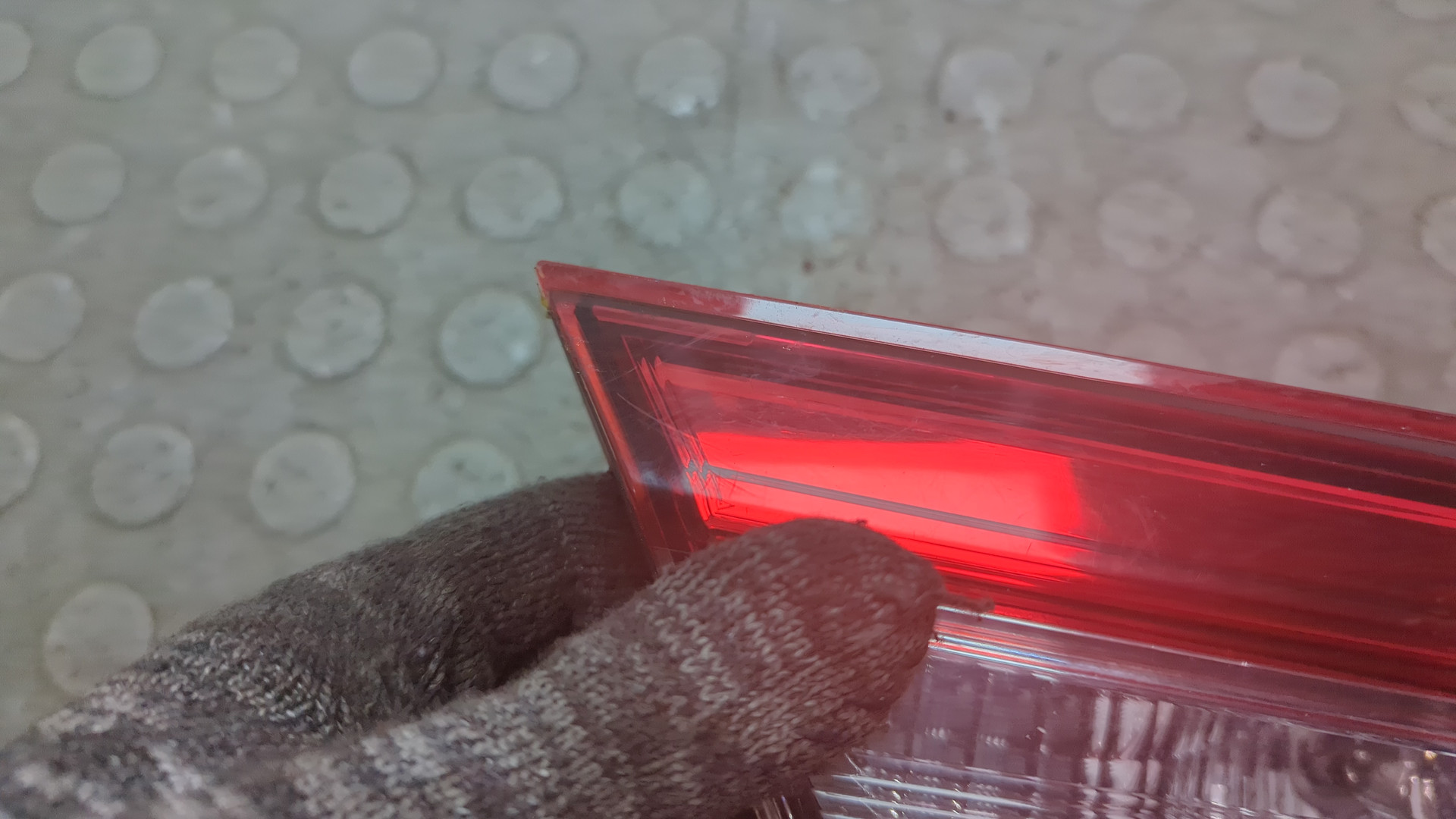 Фонарь задний внутренний левый