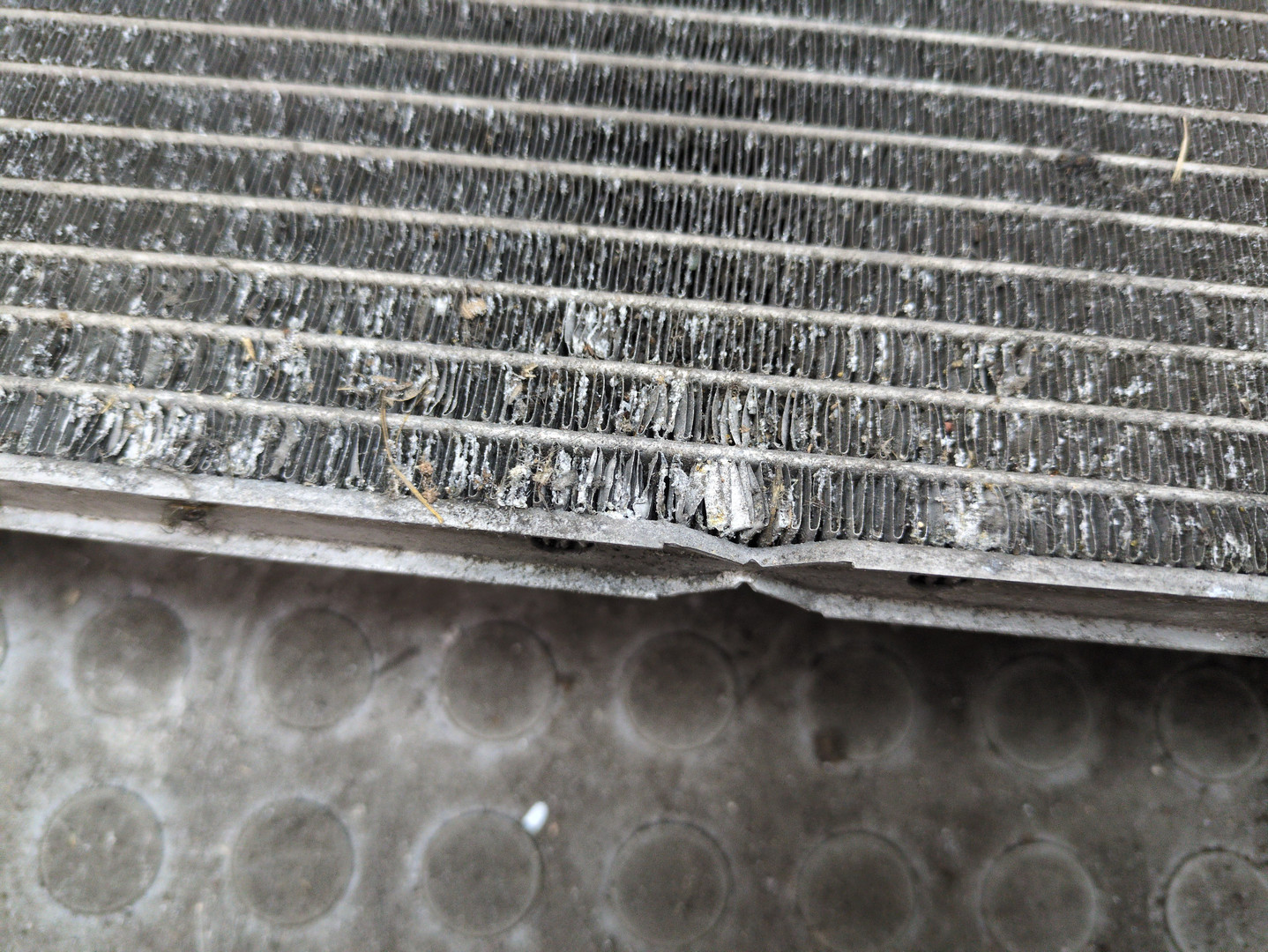 Радиатор охлаждения двигателя основной