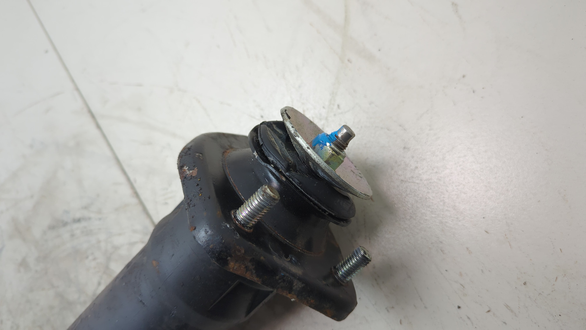 Амортизатор задний (стойка)