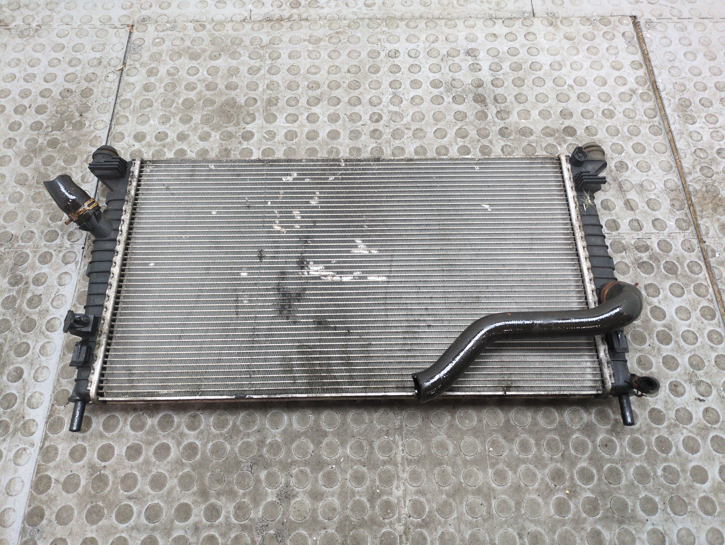 Радиатор охлаждения двигателя основной