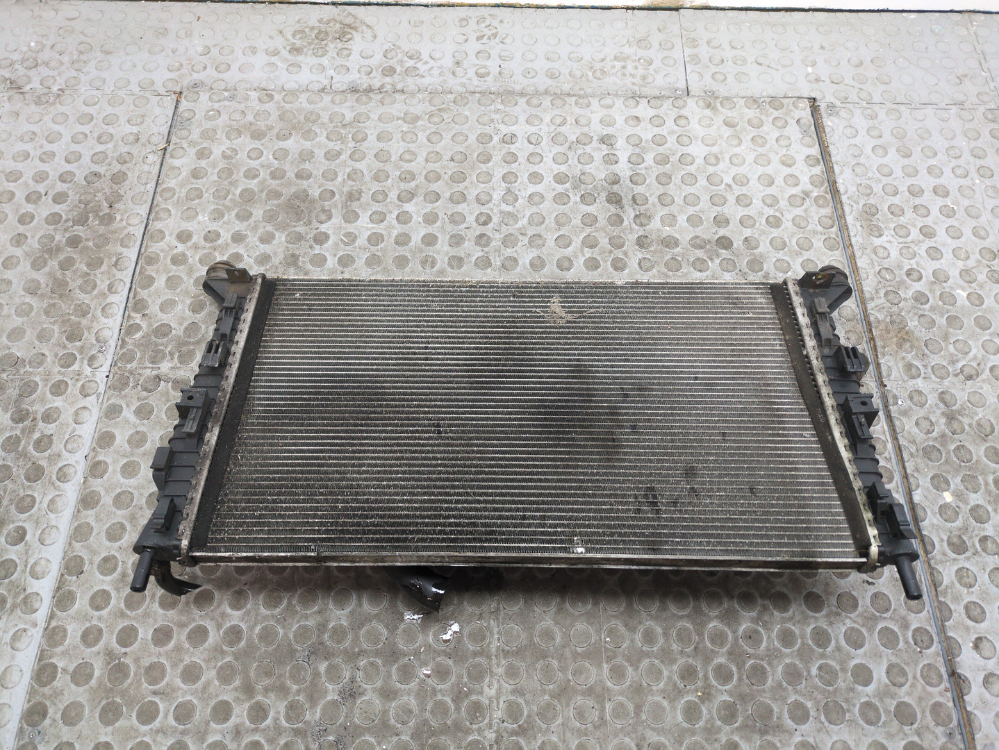 Радиатор охлаждения двигателя основной